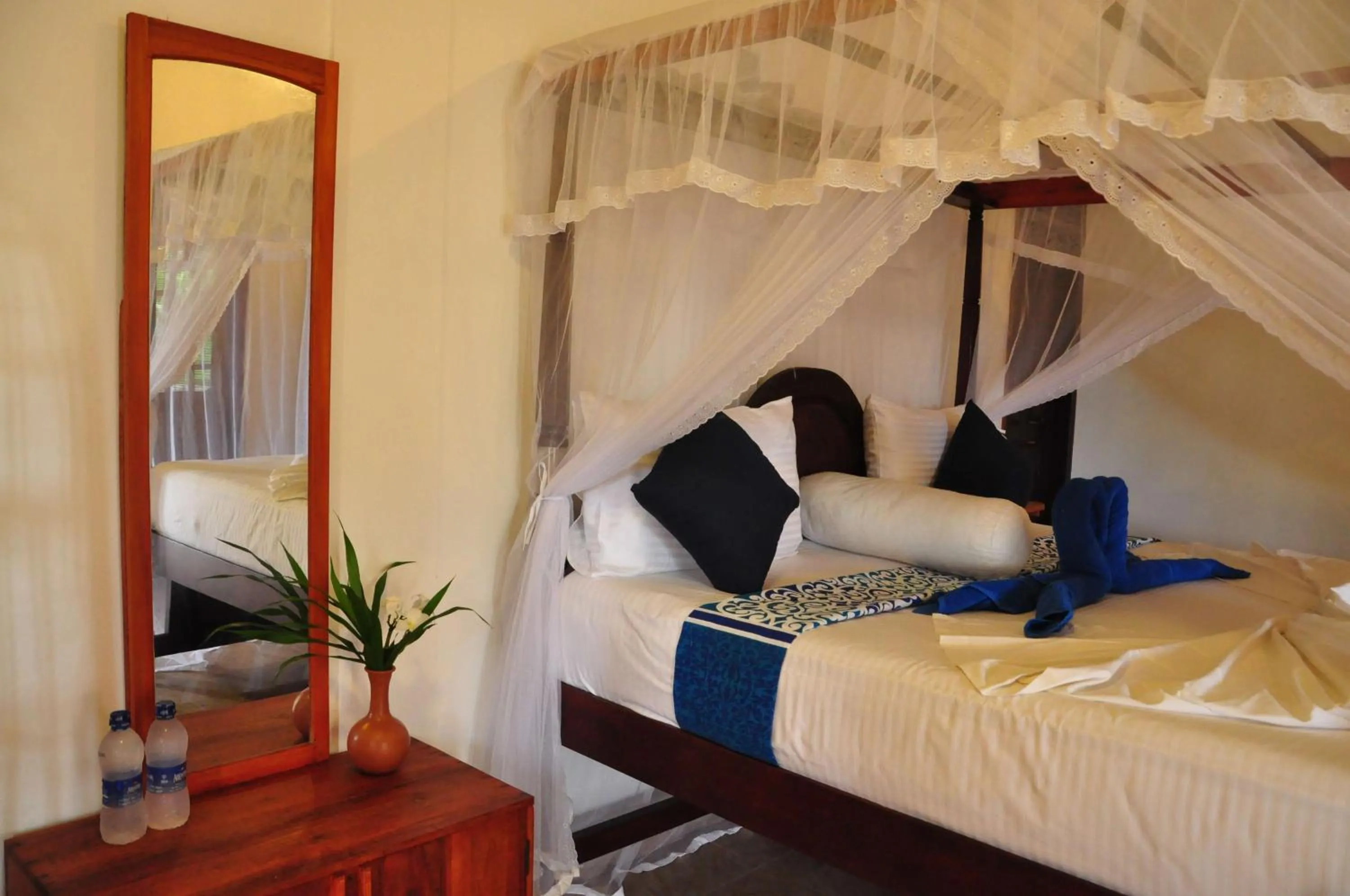 Bedroom, Bed in Mama's place Mirissa