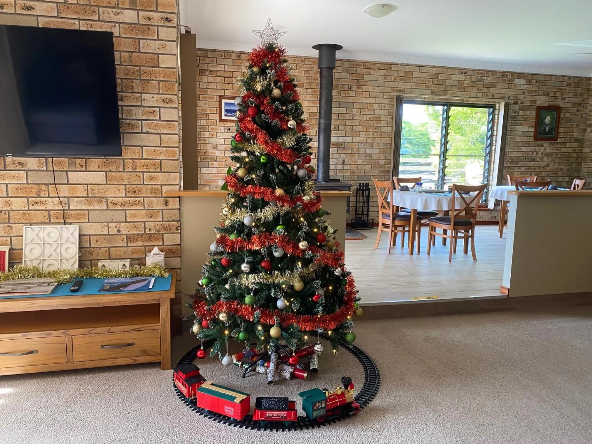 Communal lounge/ TV room in Riverside Rest Nambucca Heads