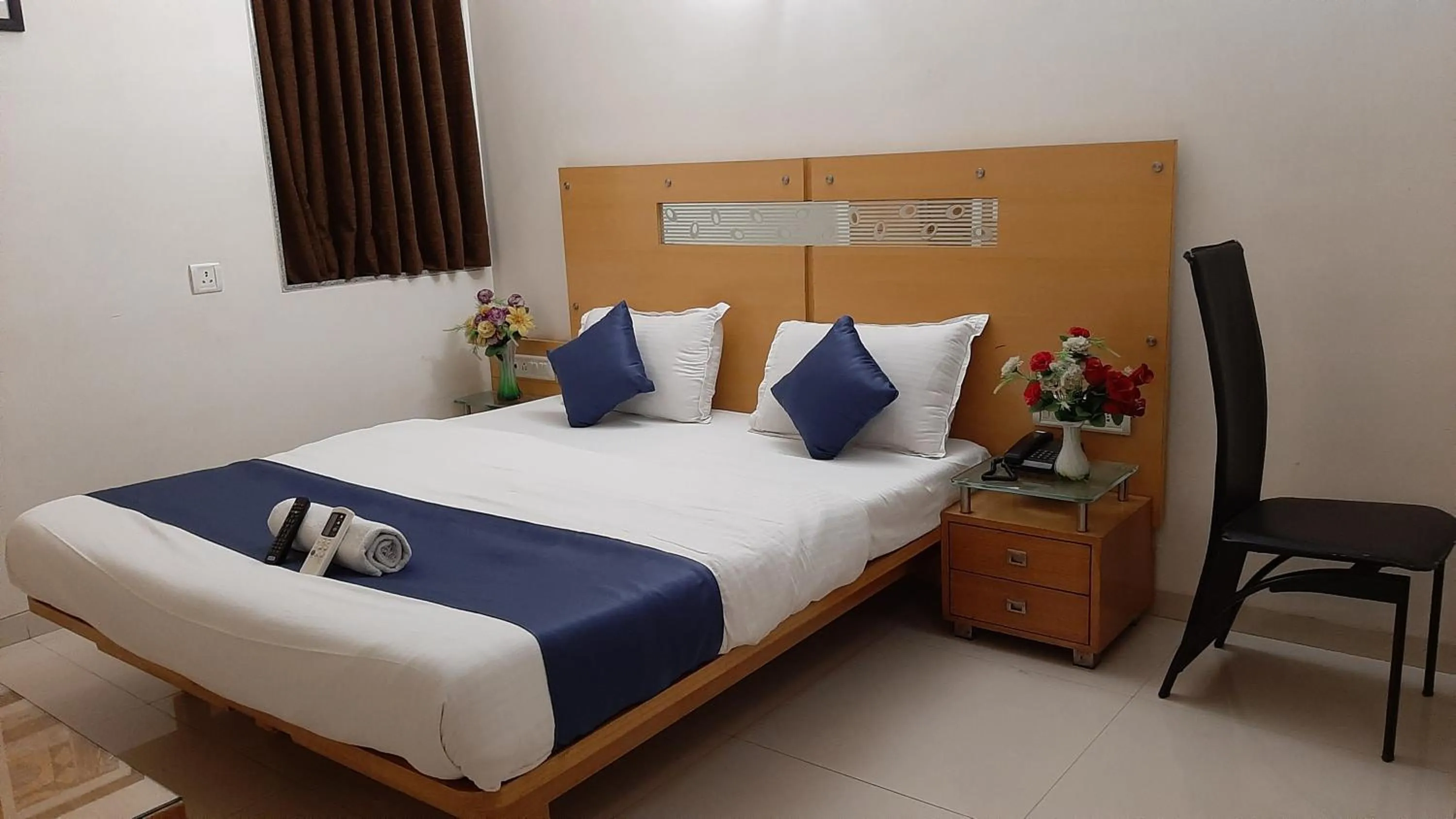 Bed in Hotel Happiness