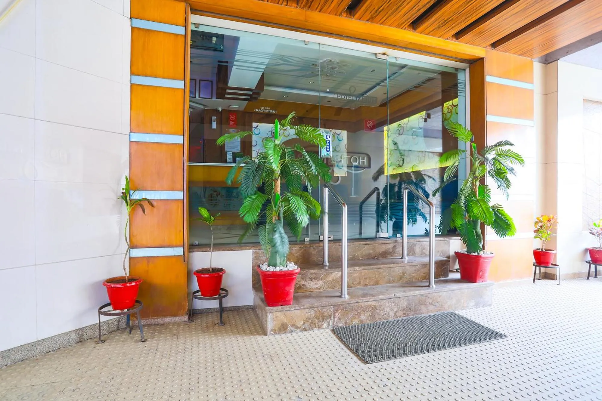 Facade/entrance in Hotel Merit