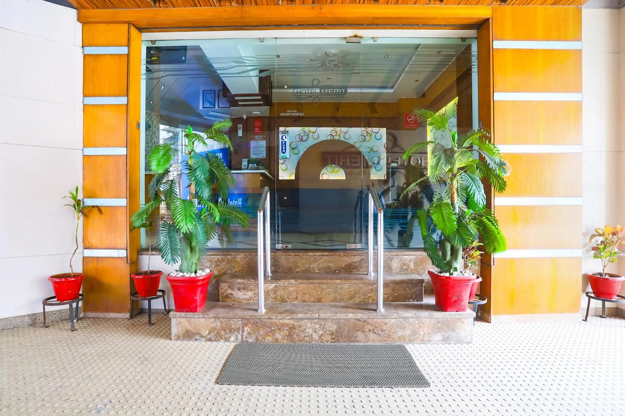 Facade/entrance in Hotel Merit