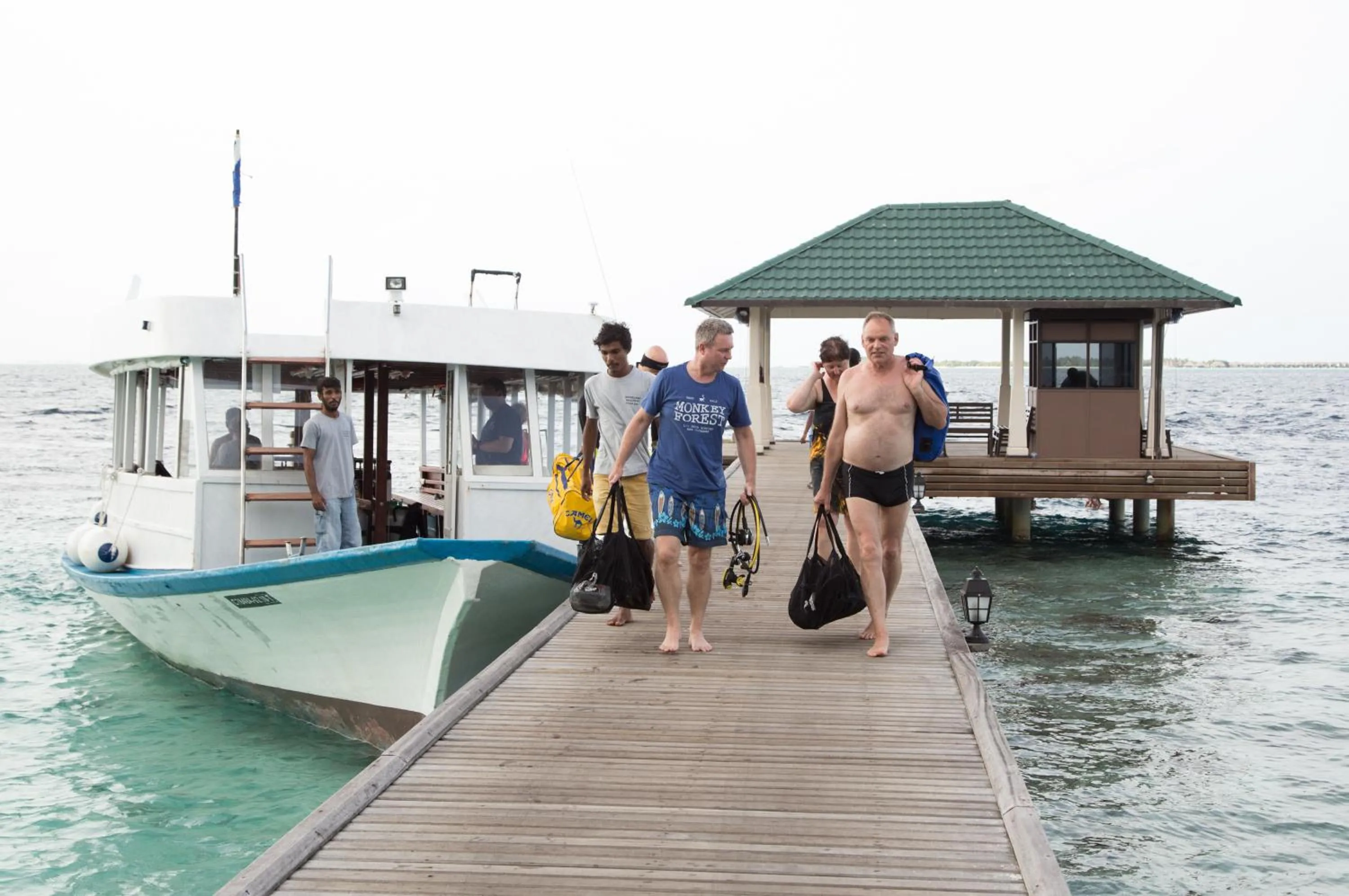 Diving in Embudu Village Maldives