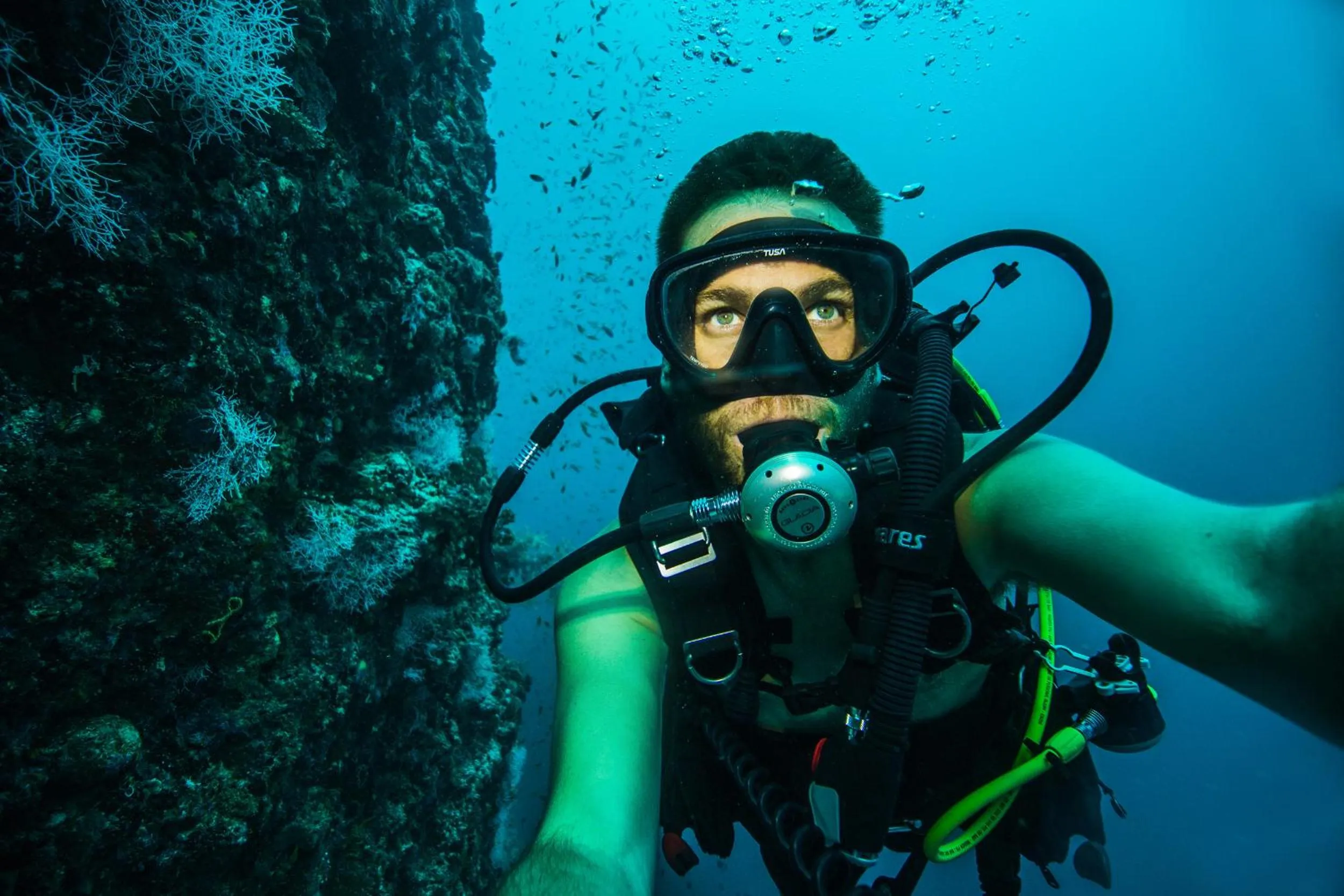 Diving in Embudu Village Maldives