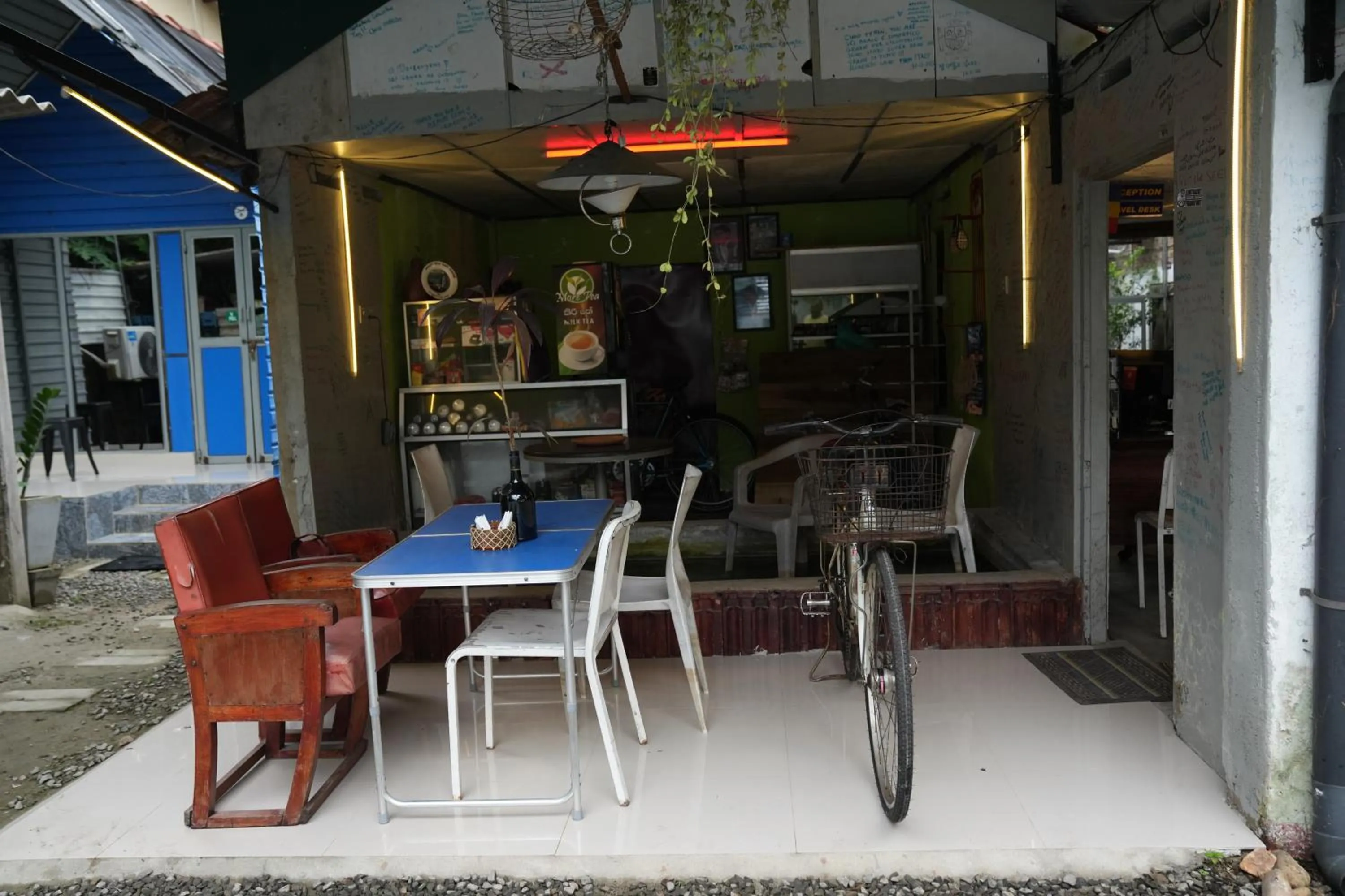 Airport A4 Transit Hub - Eco Chalets - FREE SHUTTLE SERVICE 24HRS