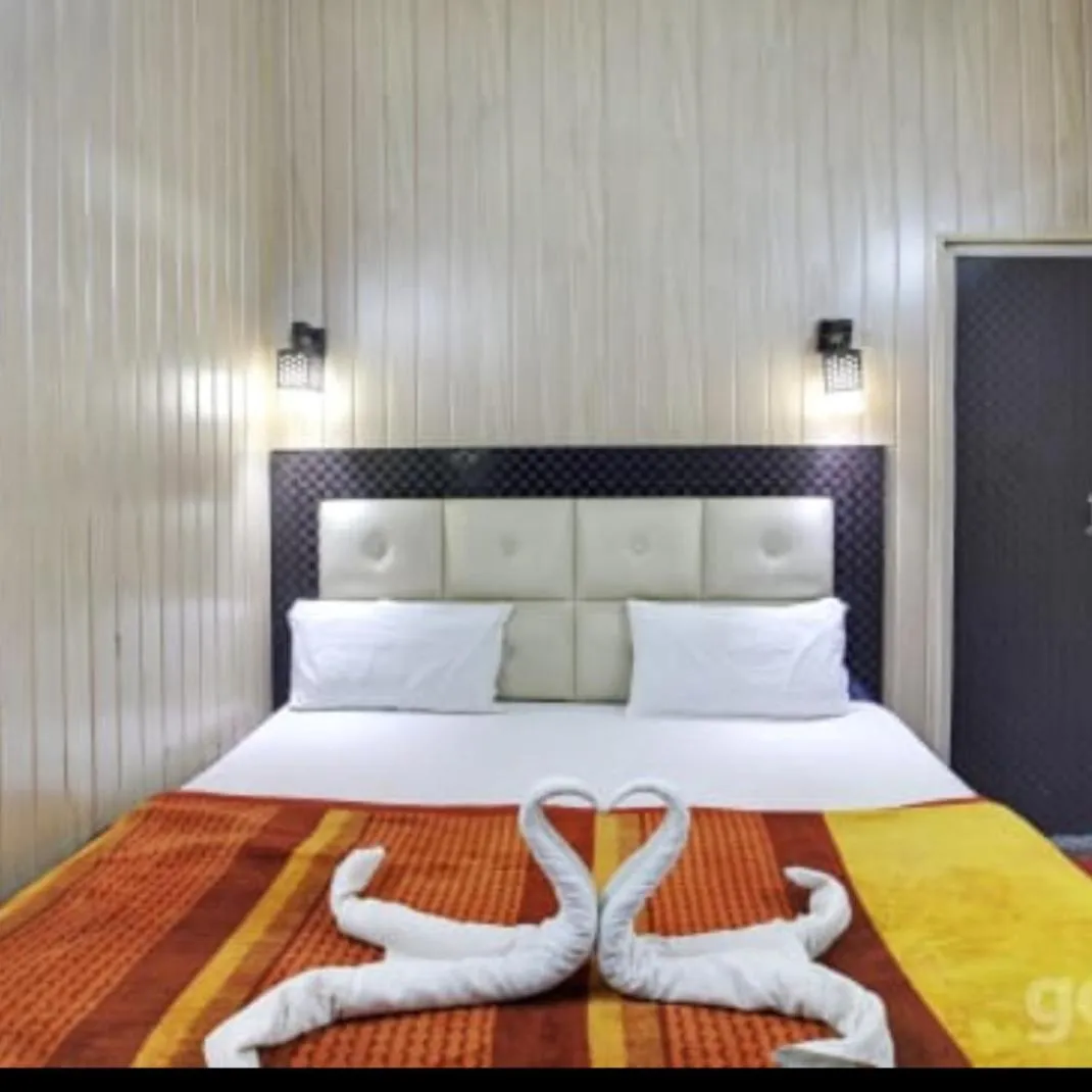 Bedroom, Bed in Hotel Shehnaz Inn - Walking Distance for Golden Temple