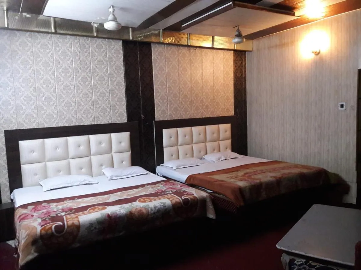 Bedroom, Bed in Hotel Shehnaz Inn - Walking Distance for Golden Temple