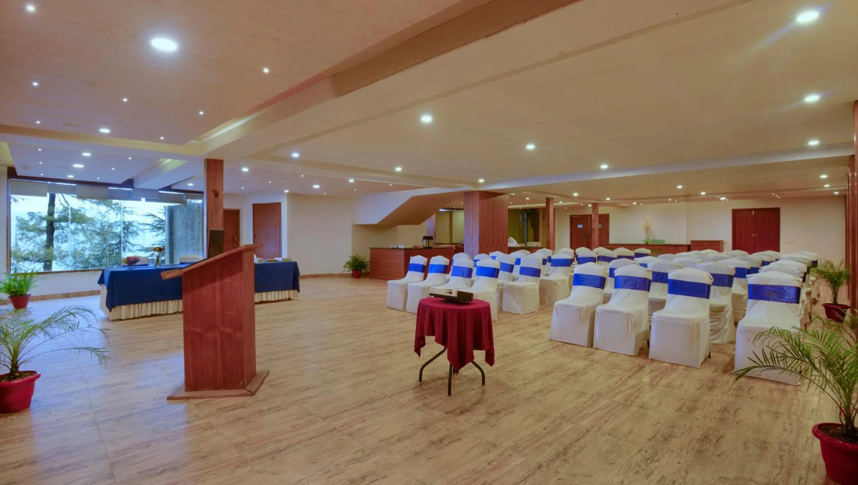 Meeting/conference room in TreeHouse Chail Villas