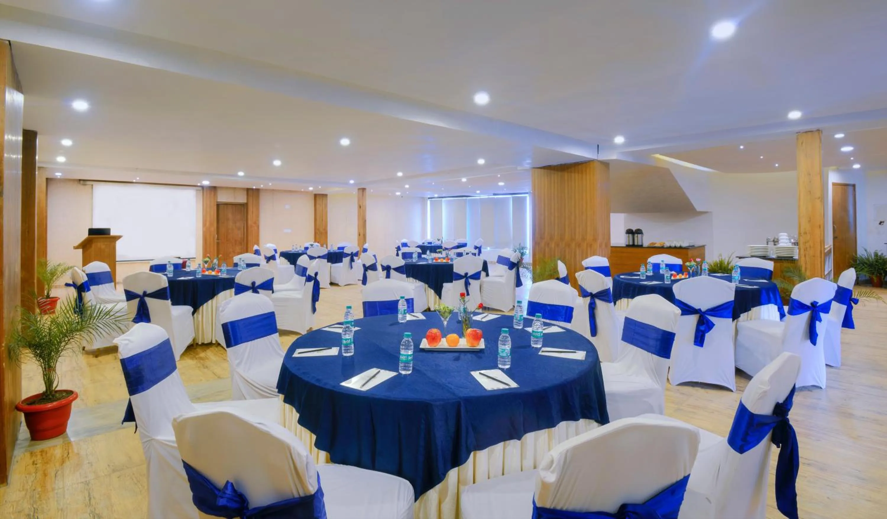 Banquet/Function facilities in TreeHouse Chail Villas