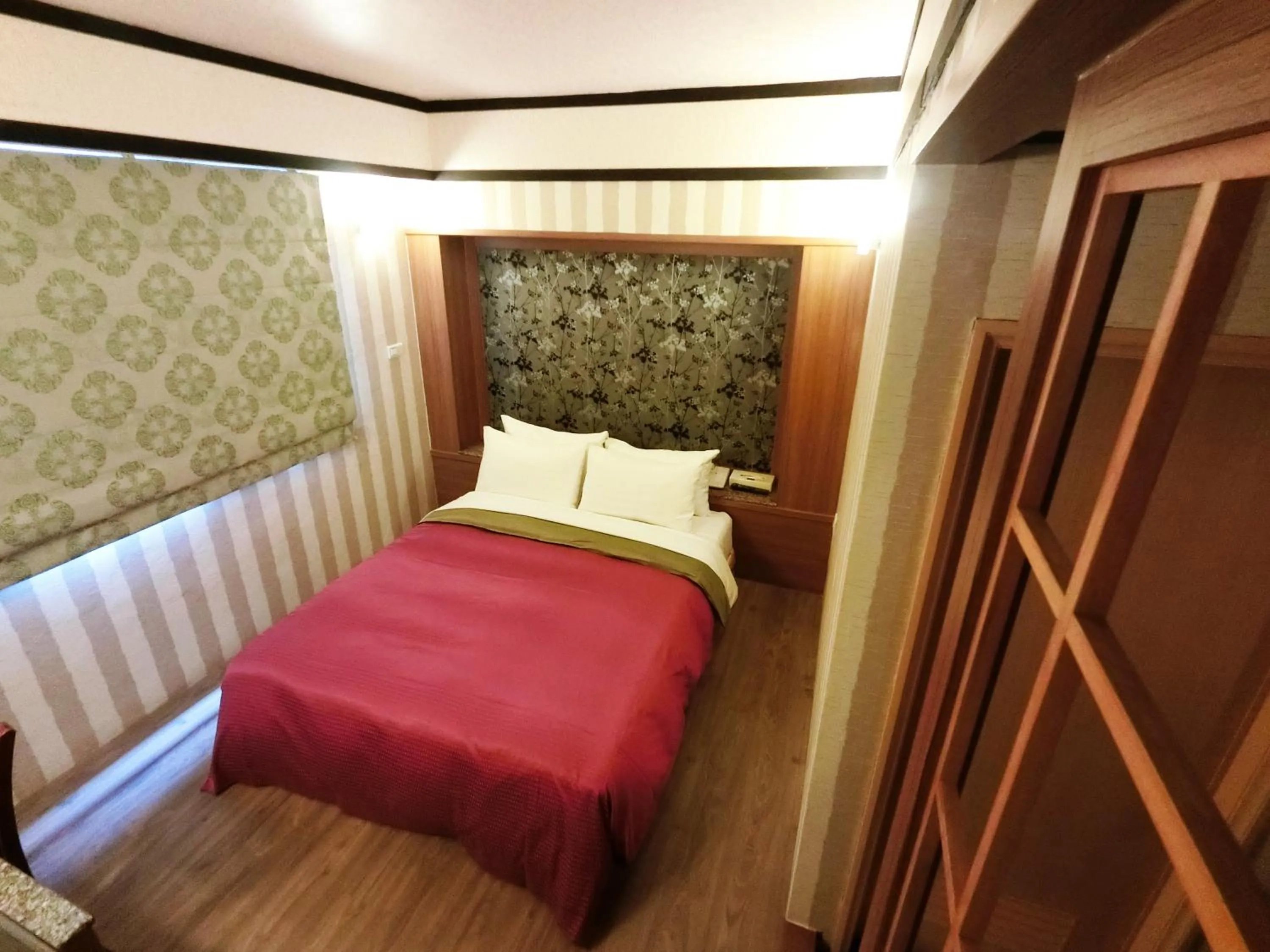 bunk bed, Bed in Nice Hotel