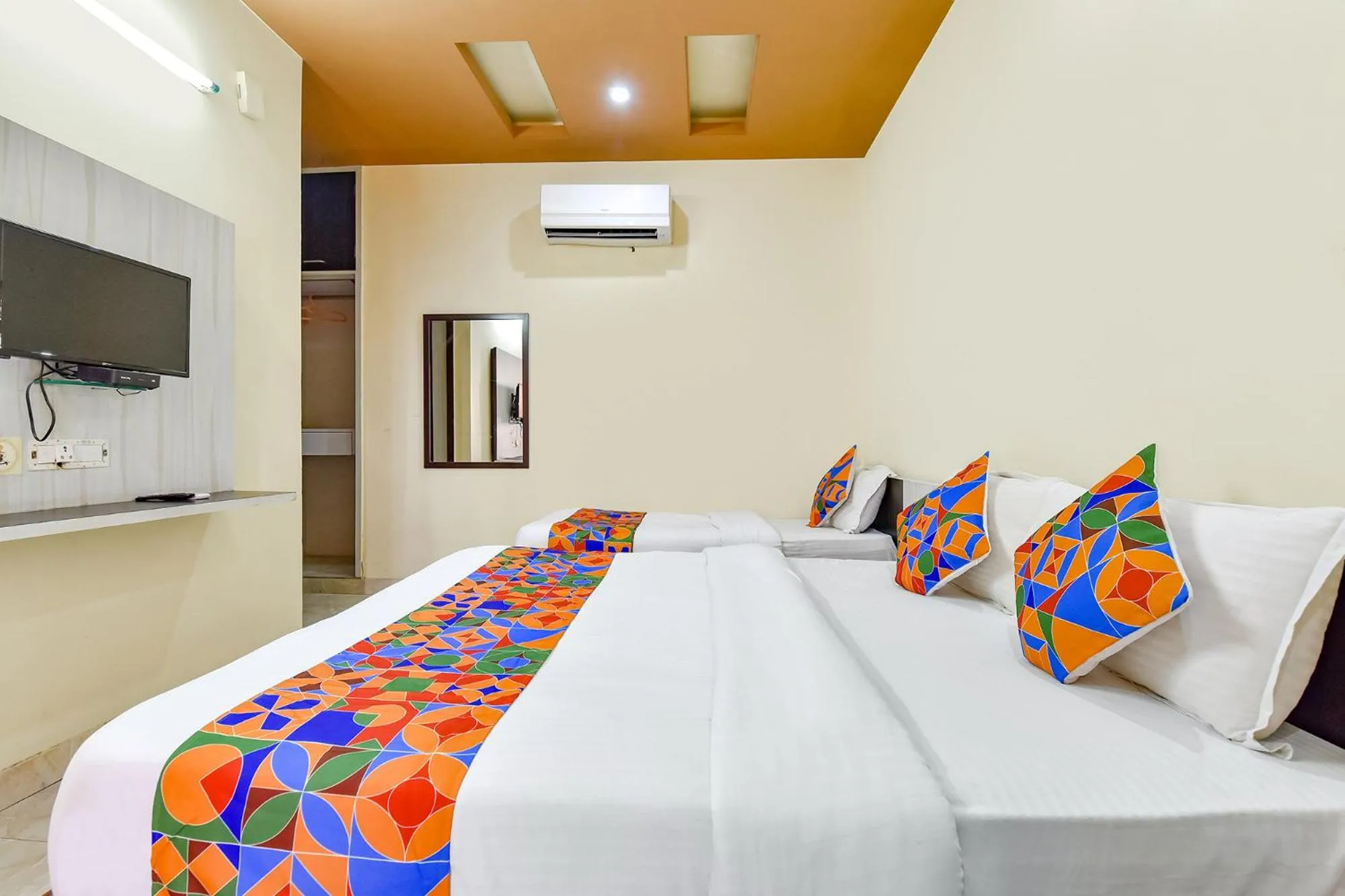 Bed in FabHotel Bikaner Heritage