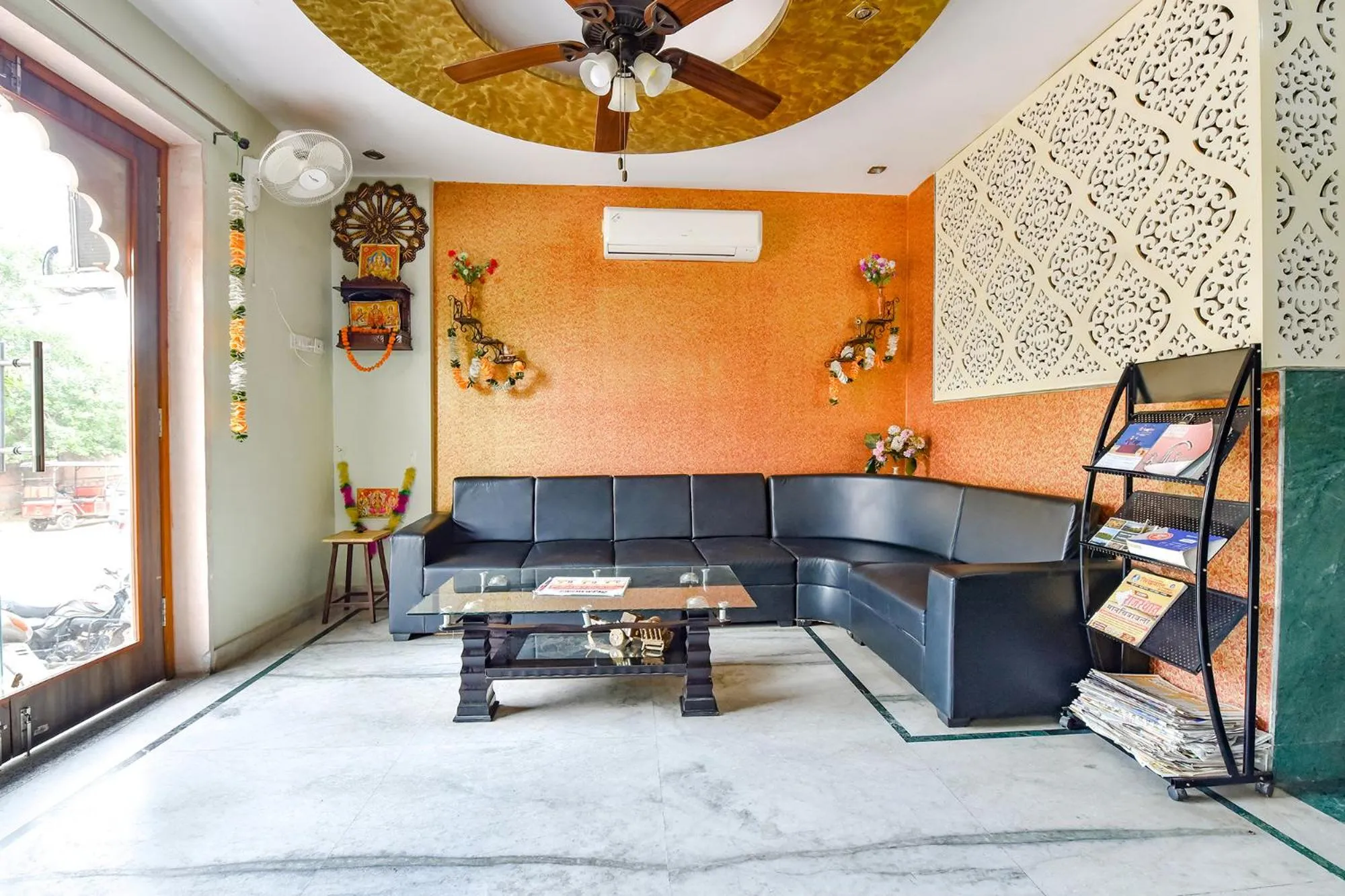 Seating area in FabHotel Bikaner Heritage