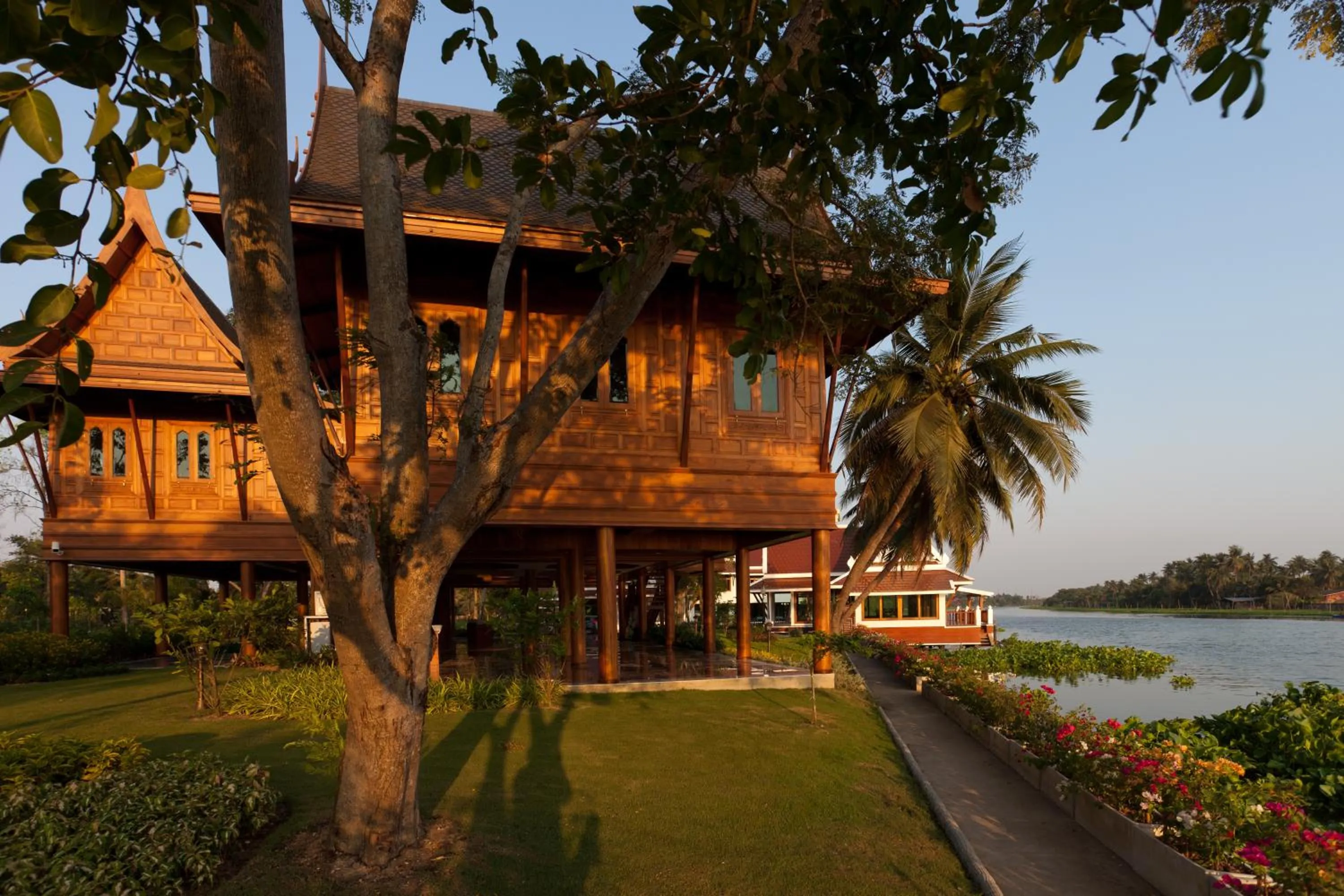 RK Riverside Resort & Spa (Reon Kruewal)