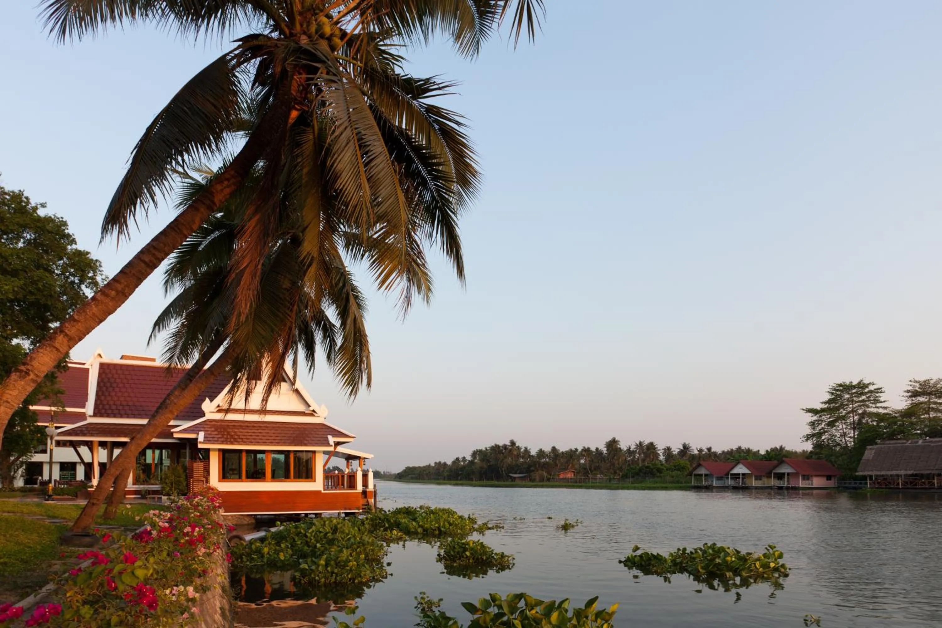 RK Riverside Resort & Spa (Reon Kruewal)