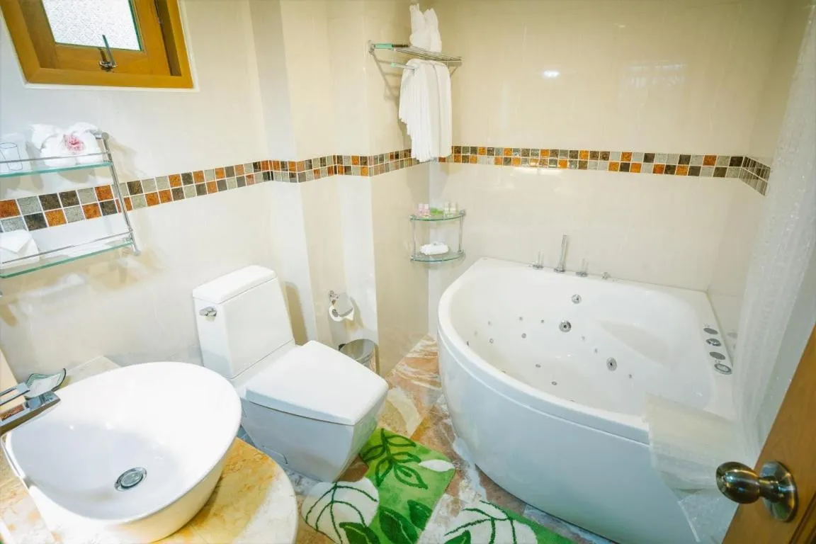 RK Riverside Resort & Spa (Reon Kruewal)