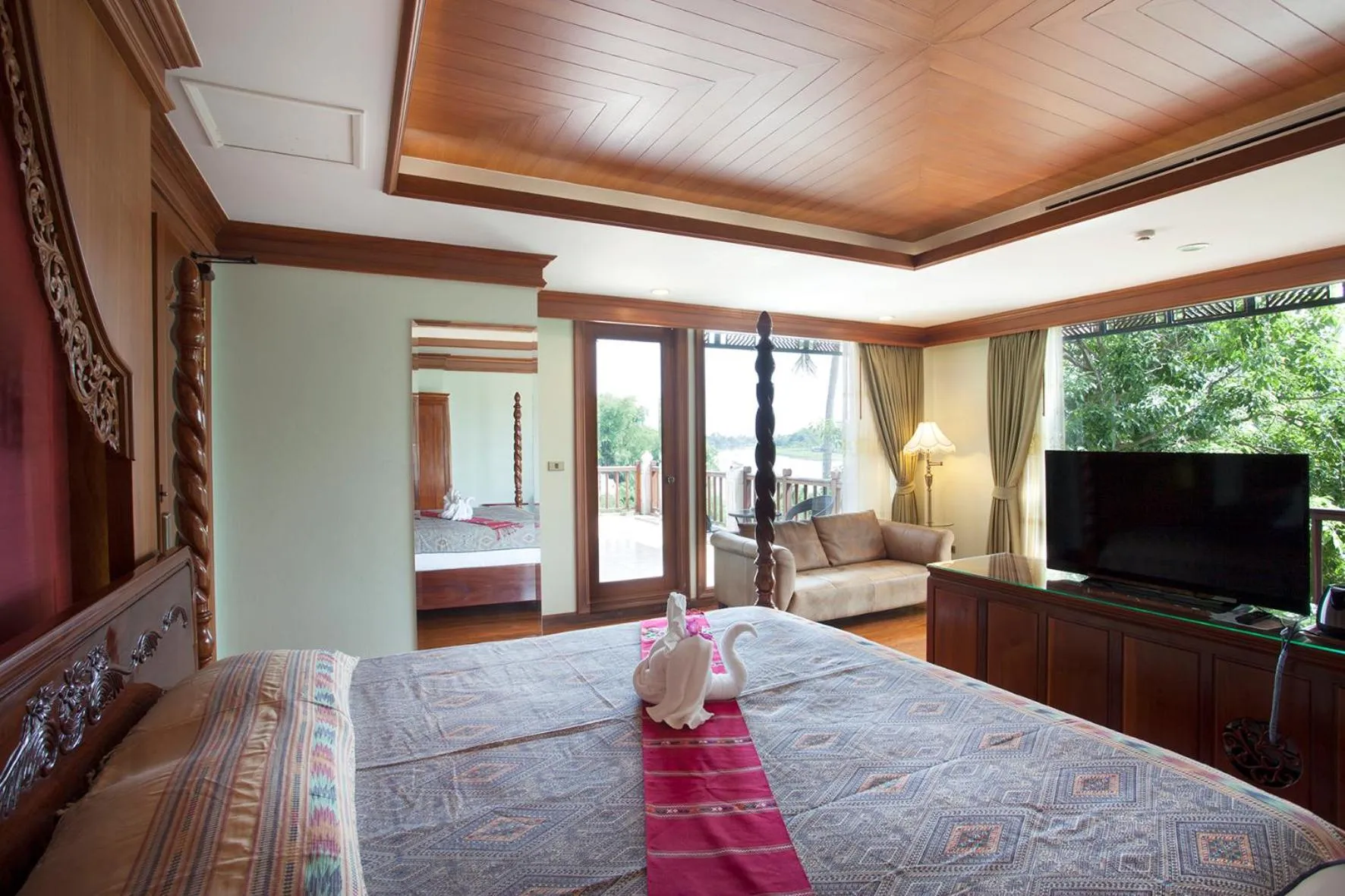 Decorative detail, Bed in RK Riverside Resort & Spa (Reon Kruewal)