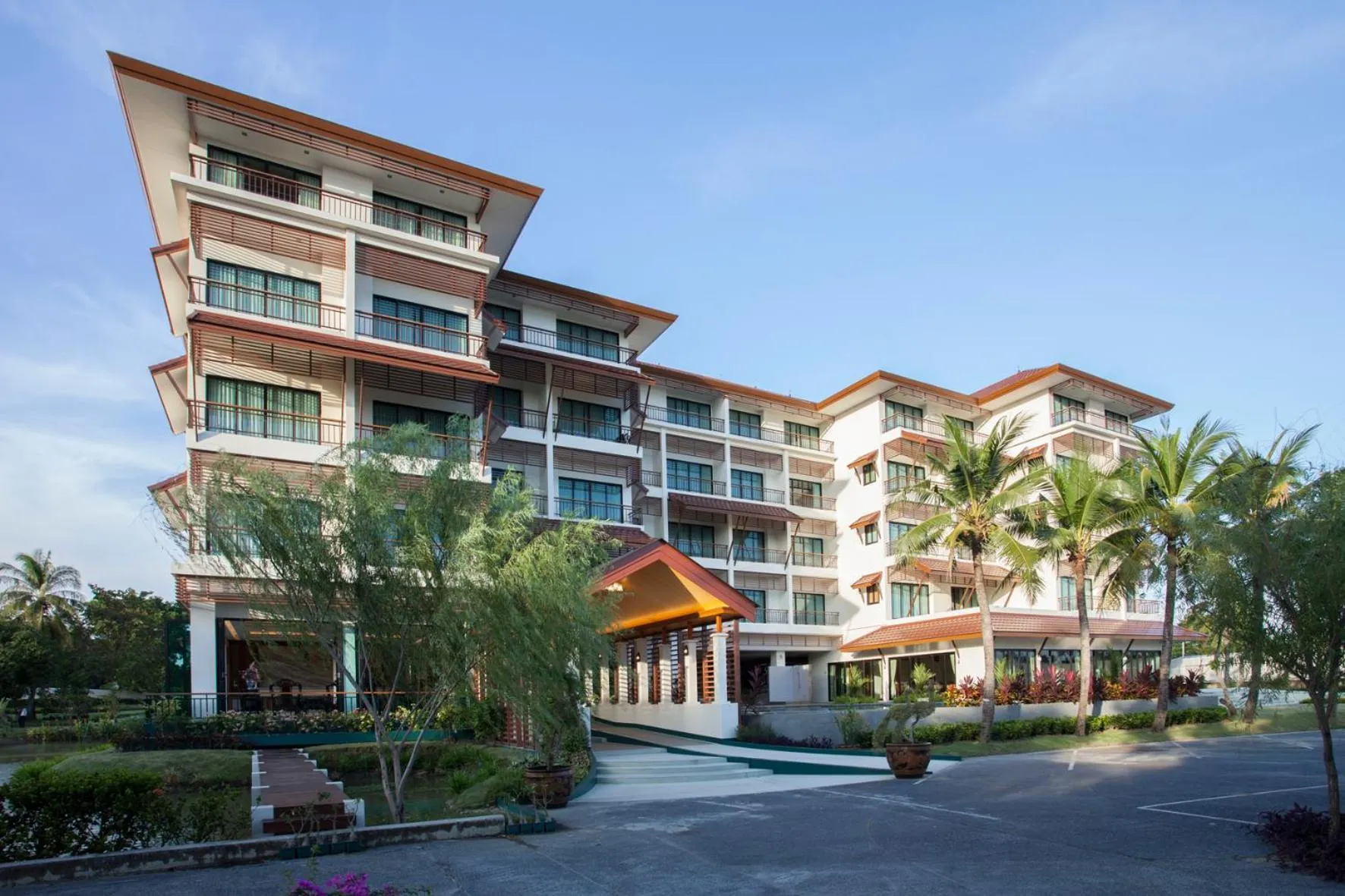 Property building in RK Riverside Resort & Spa (Reon Kruewal)