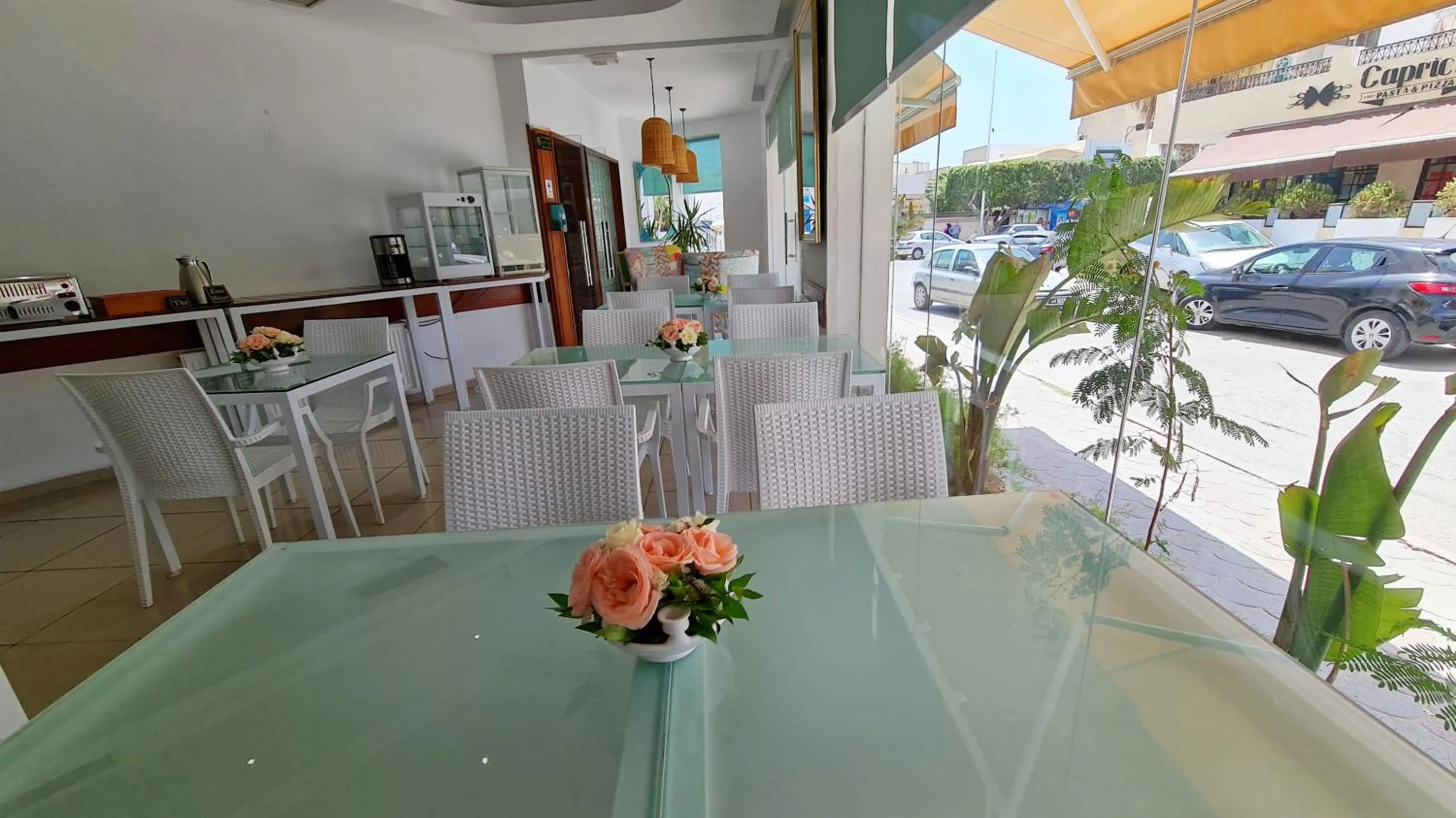 Restaurant/places to eat in Hotel Khella