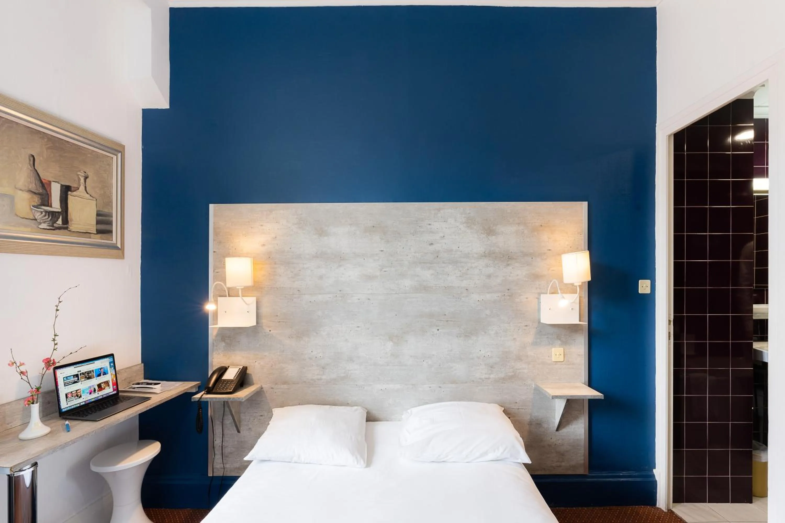 Bed in Hôtel du Helder