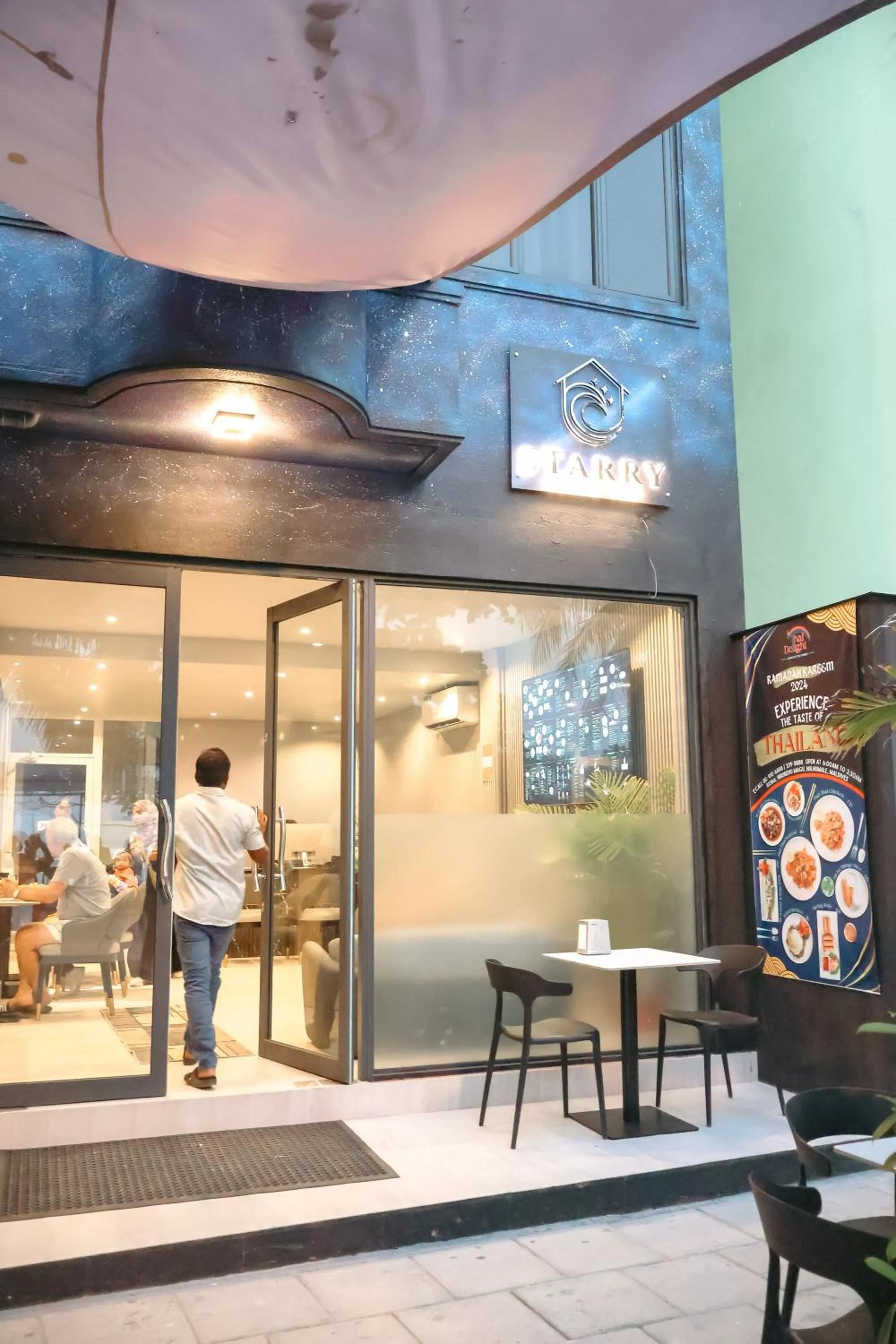 group of guests in Starry Beach Inn