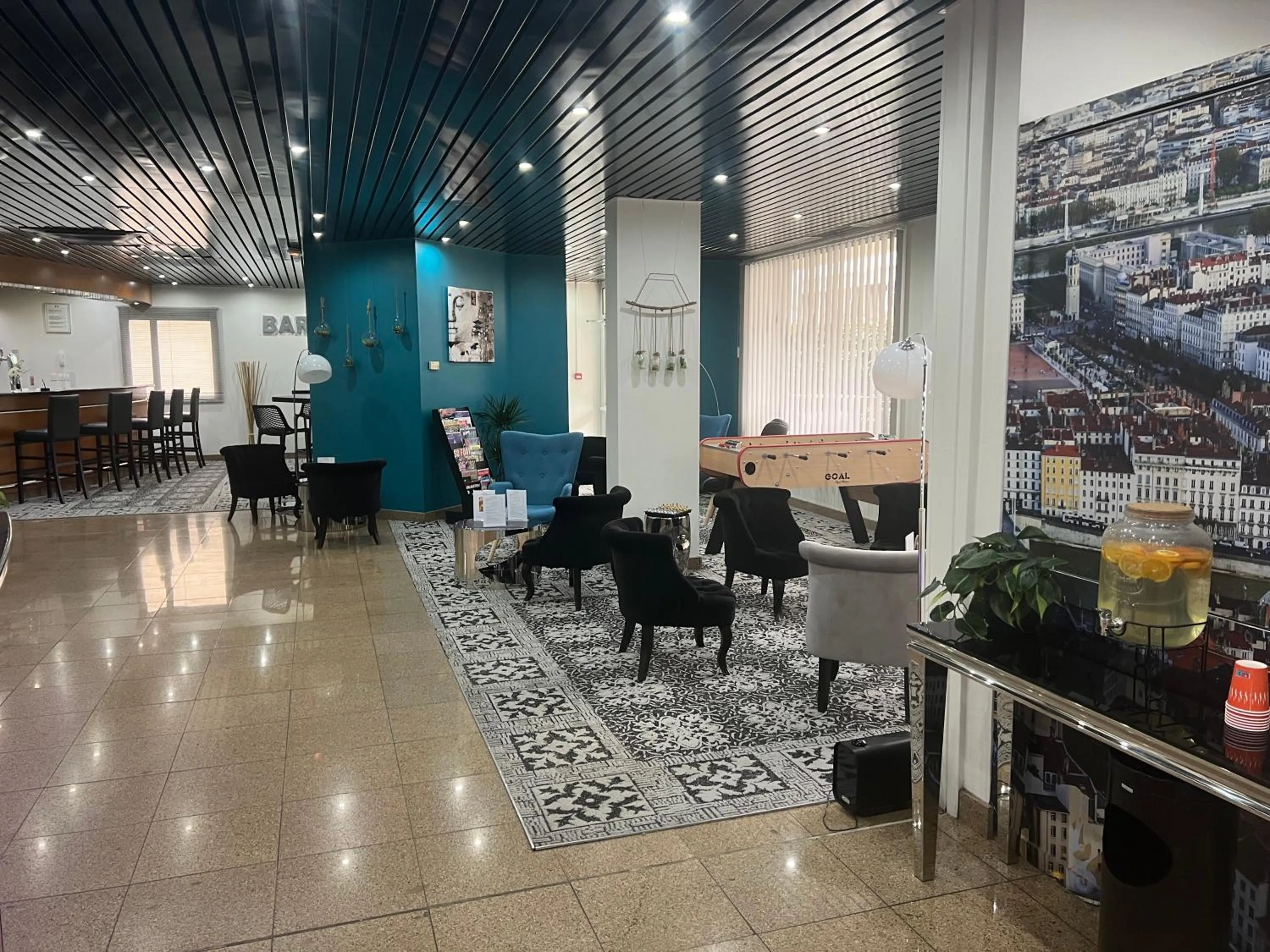 Lobby or reception in Hôtel Saphir Lyon