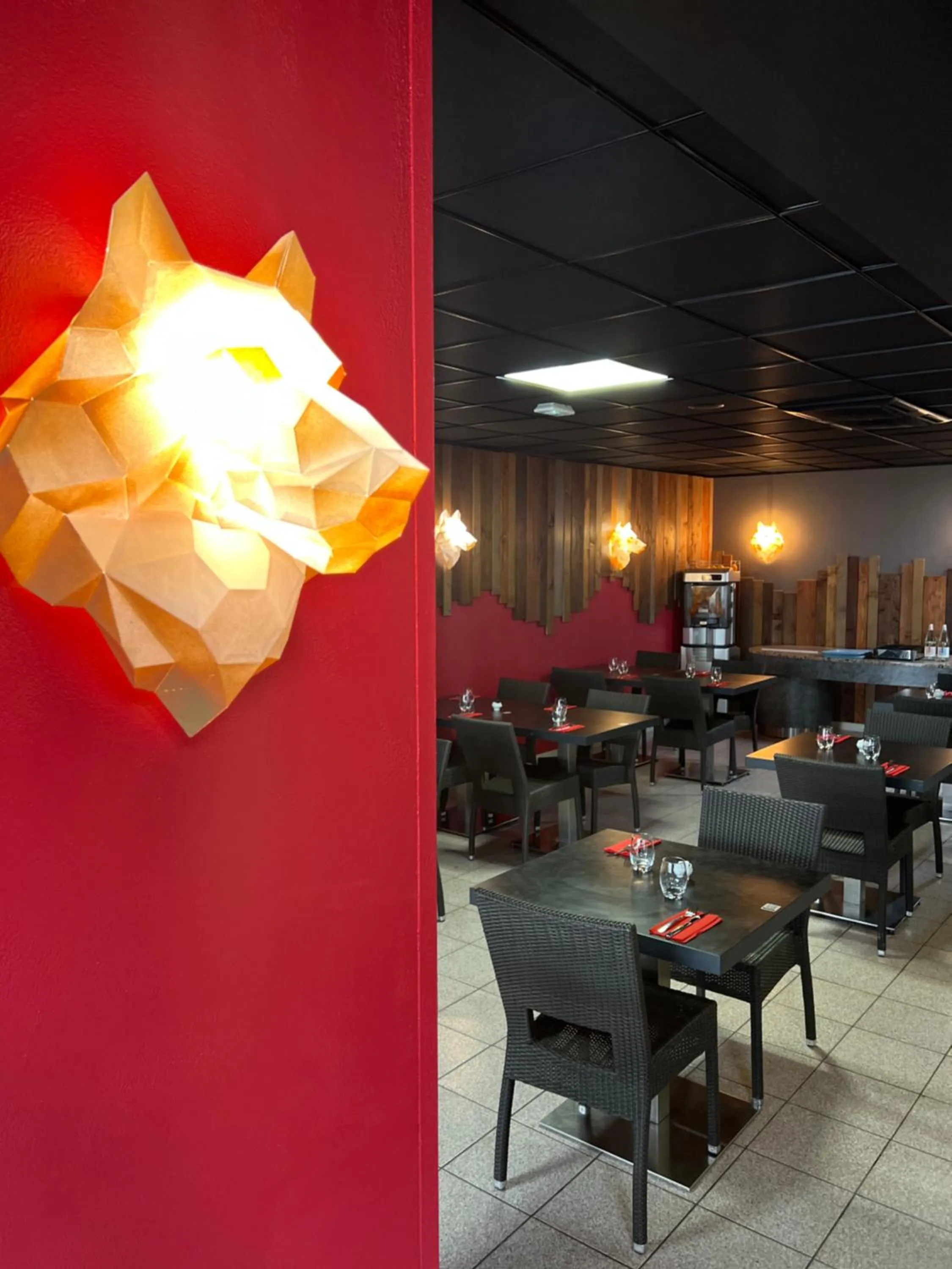 Restaurant/places to eat in Hôtel Saphir Lyon