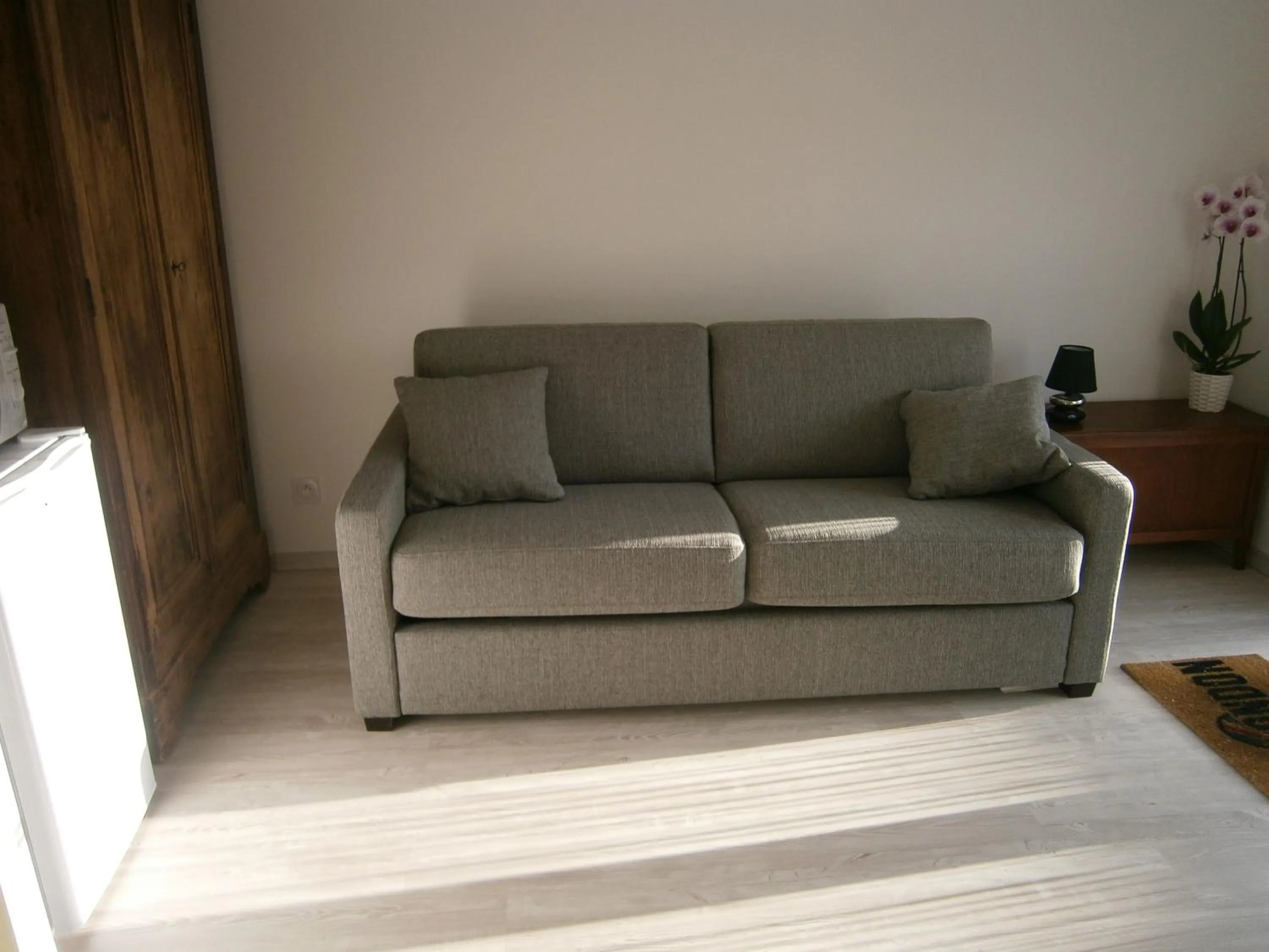 Photo of the whole room in Chez Elisa