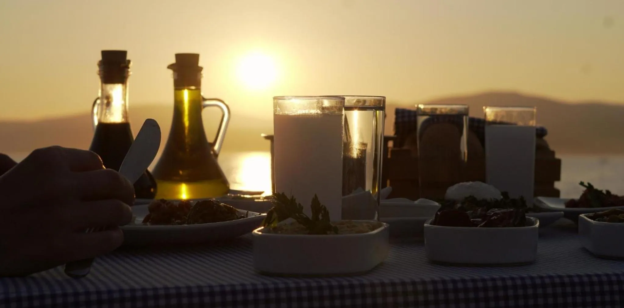 Food and drinks in Maya Bistro Hotel & Beach