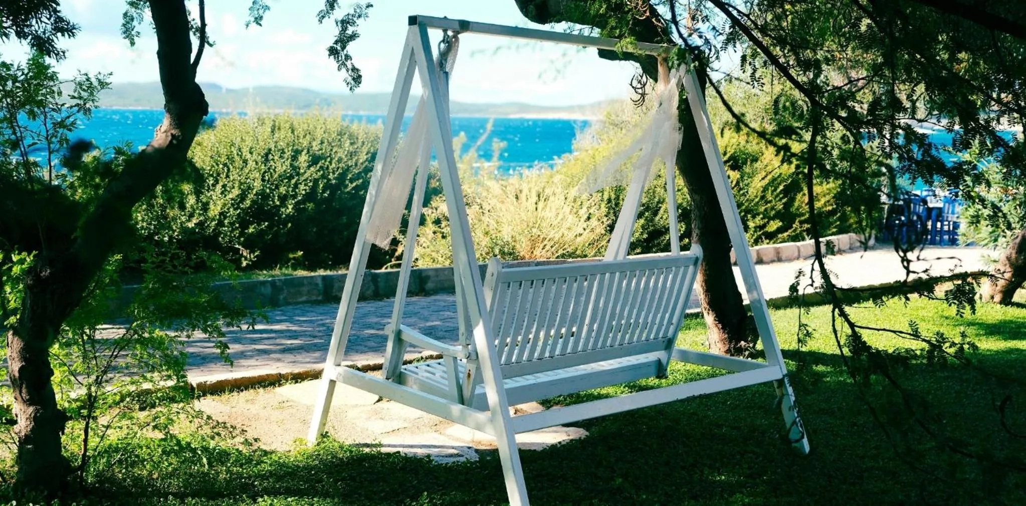 Spring in Maya Bistro Hotel & Beach