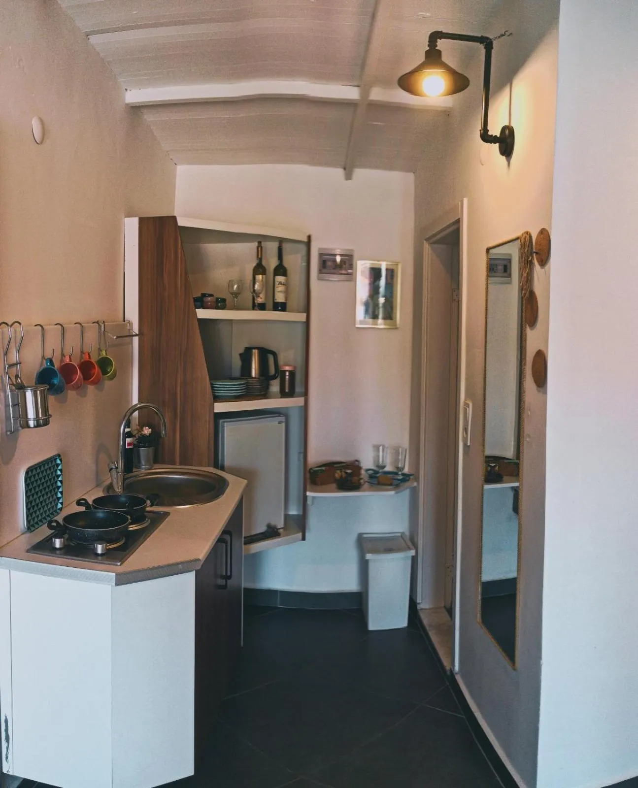 Maya Bistro Hotel & Beach