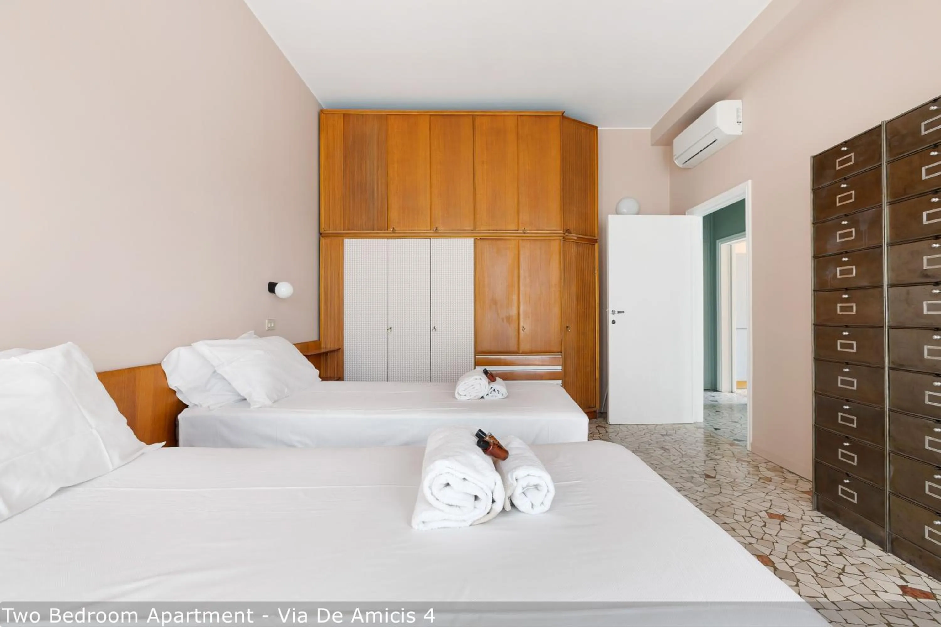 Bed in Brera Apartments in Porta Ticinese