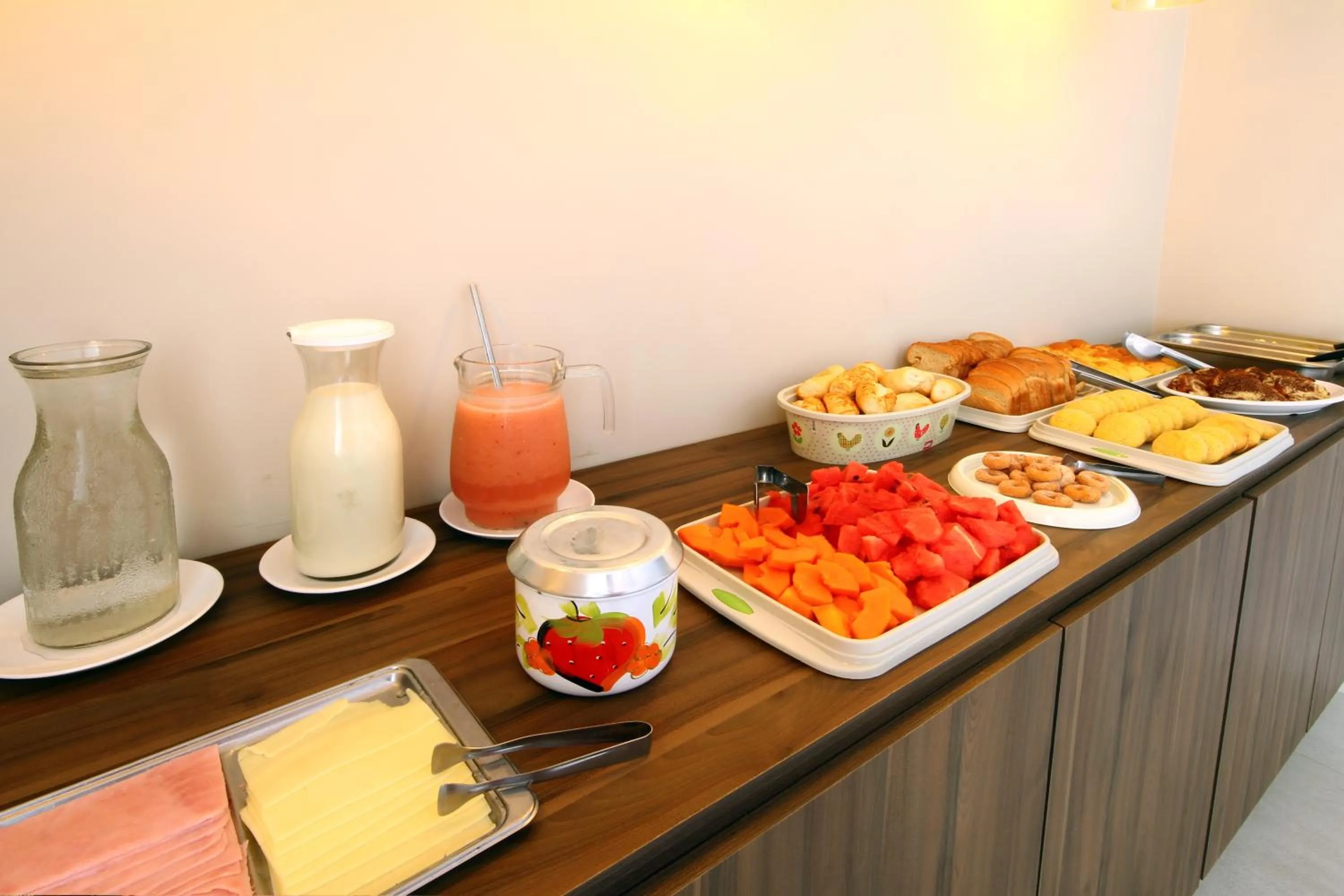 Breakfast in MDJ Pousada