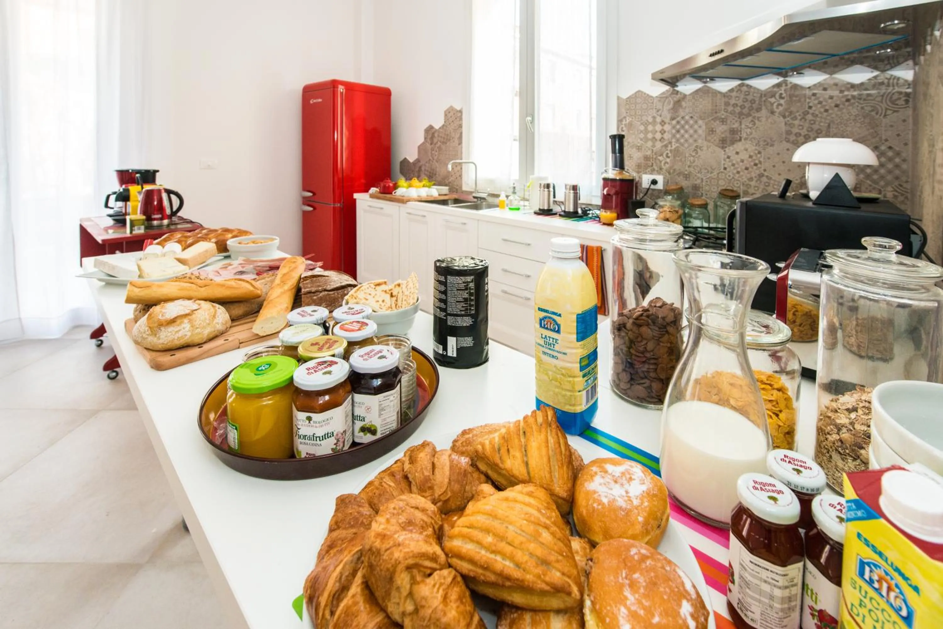 Continental breakfast in Ramo Rosso di Paolo Natalini