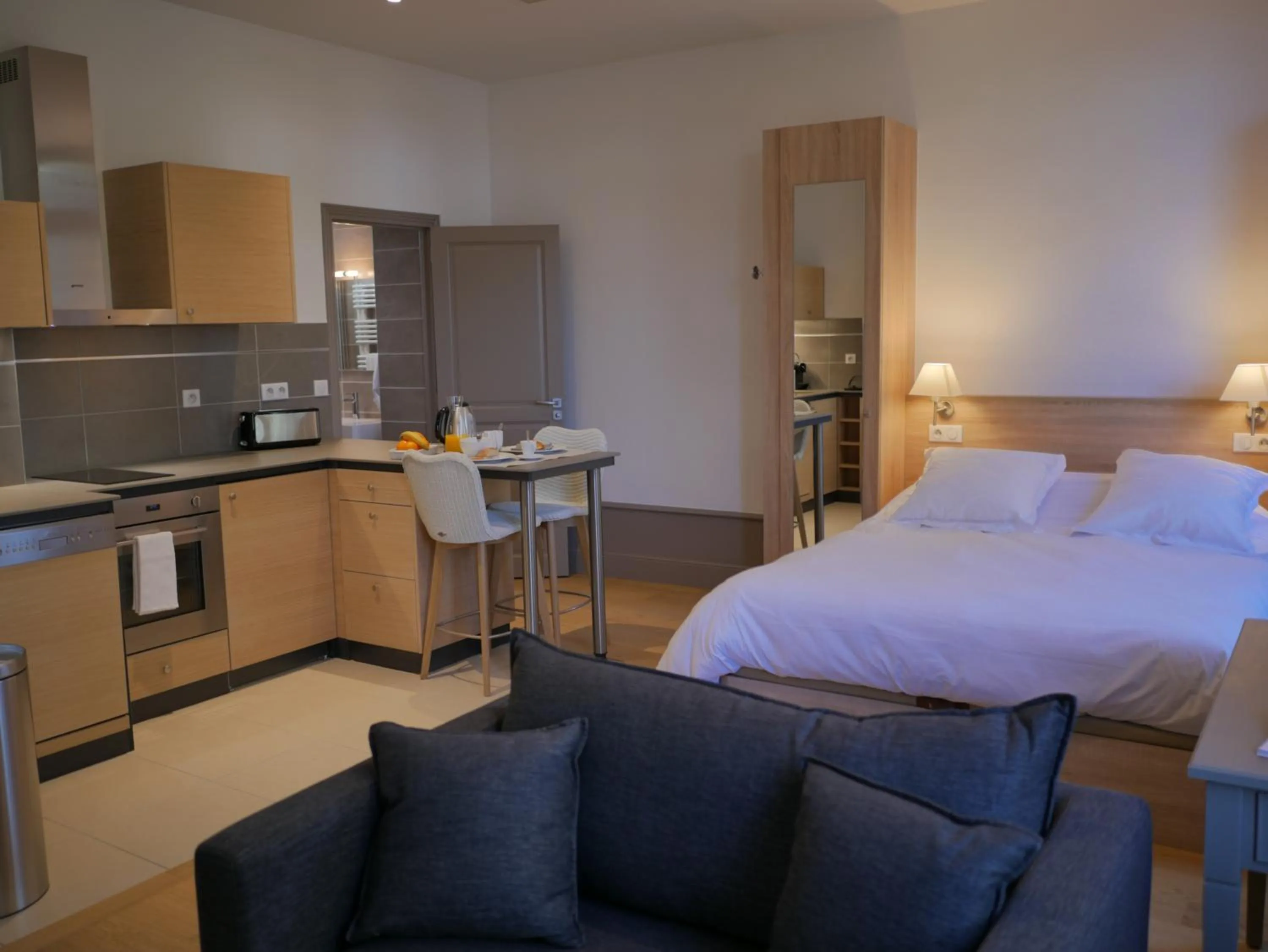 Kitchen or kitchenette in Résidence de Tourisme Central Parc Tours