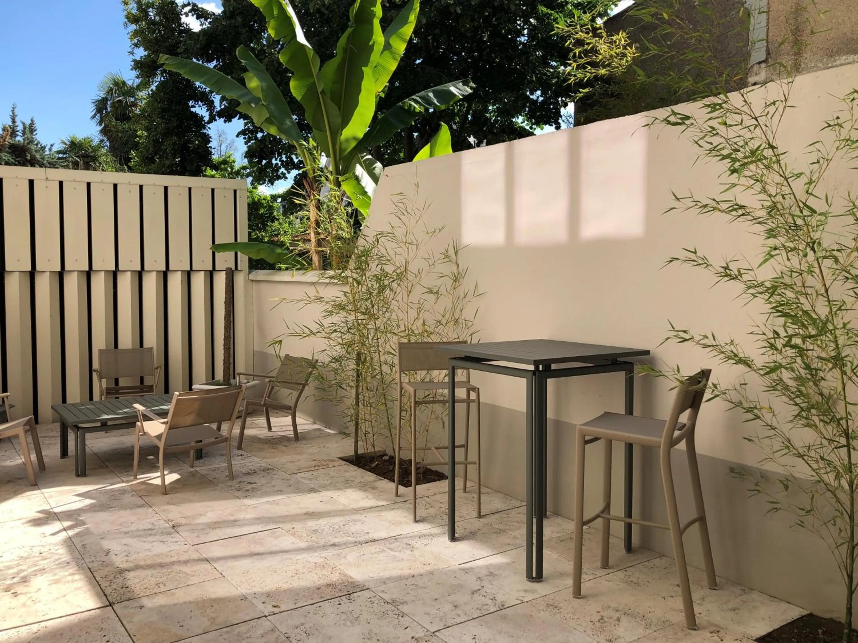 Patio in Résidence de Tourisme Central Parc Tours