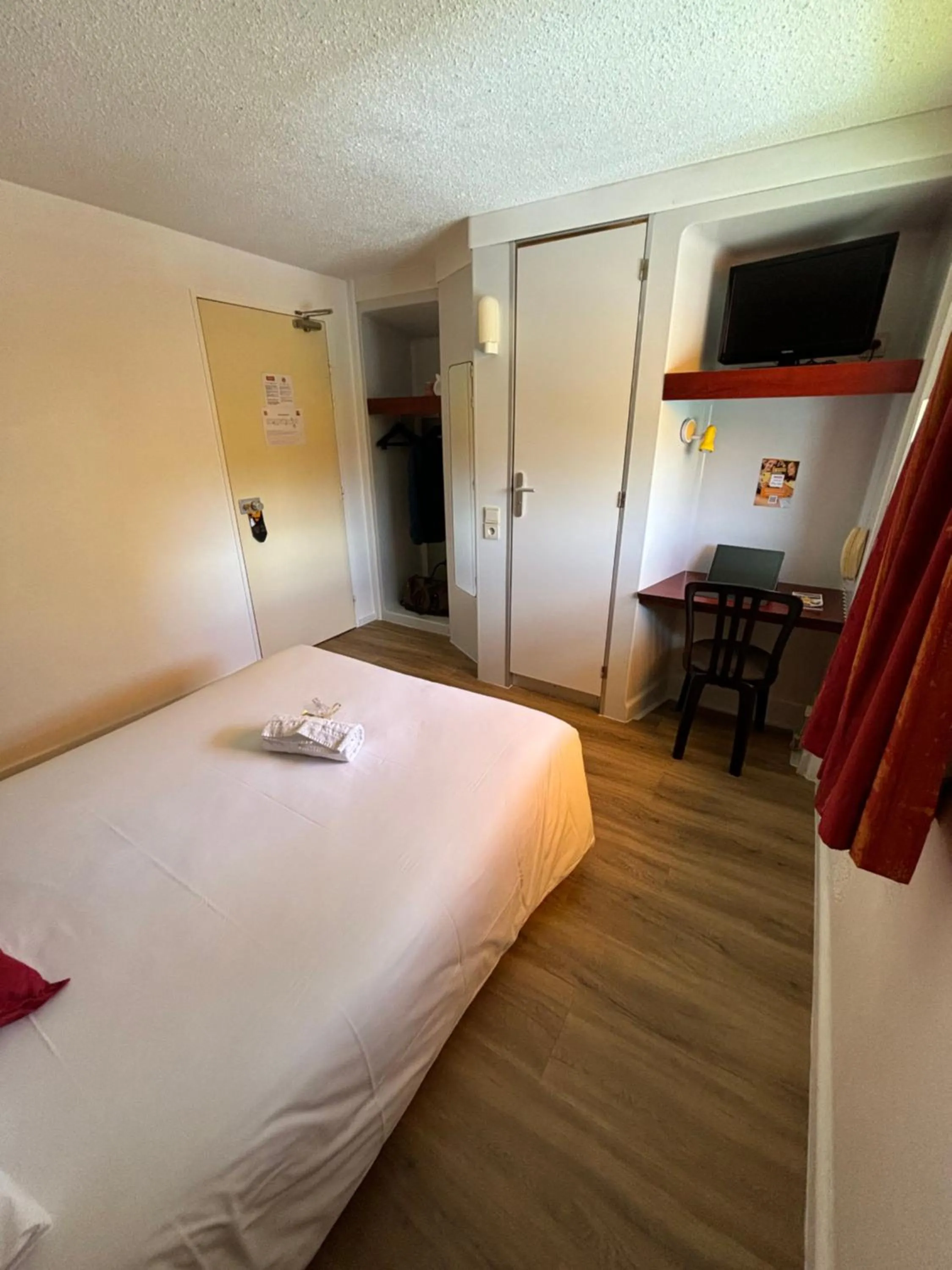 TV and multimedia, Bed in Initial by Balladins Lyon Villefranche-sur-Saône