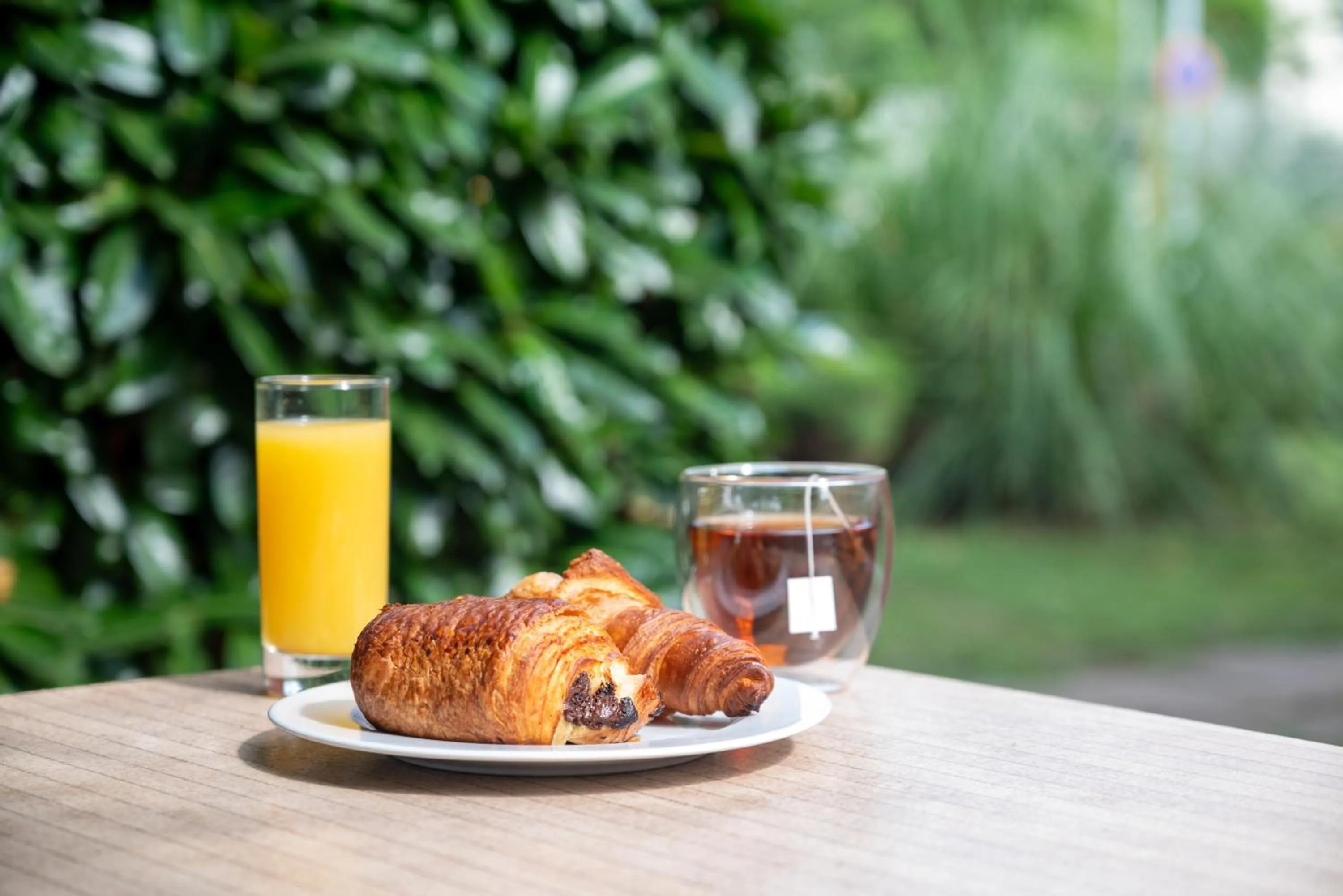 Patio in Initial by Balladins Lyon Villefranche-sur-Saône