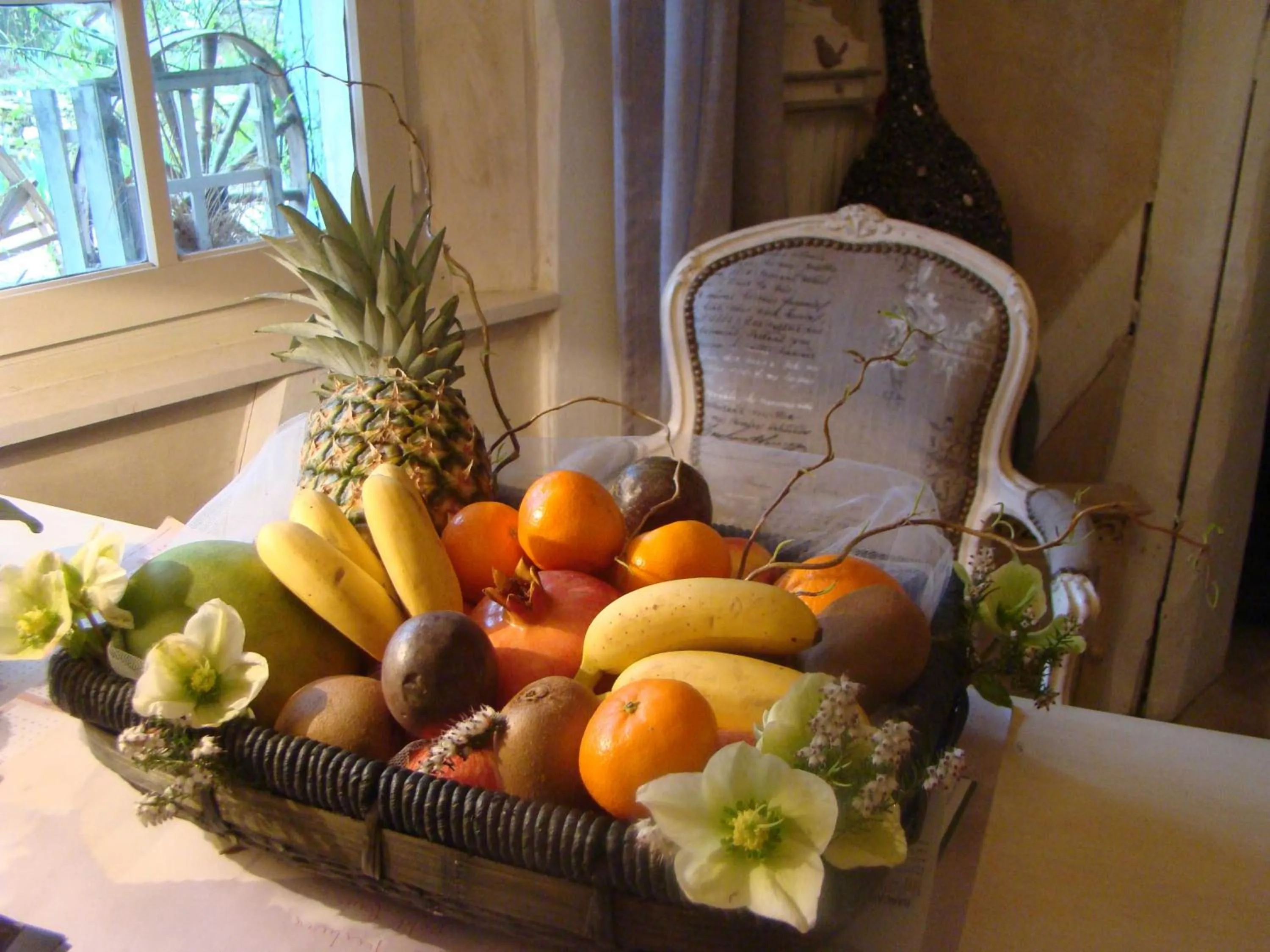 Breakfast in Le jardin de Saint Jean