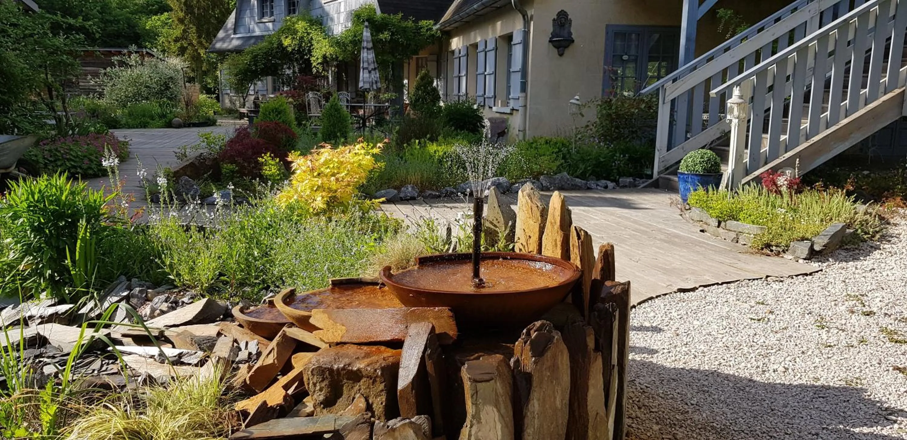 Facade/entrance in Le jardin de Saint Jean