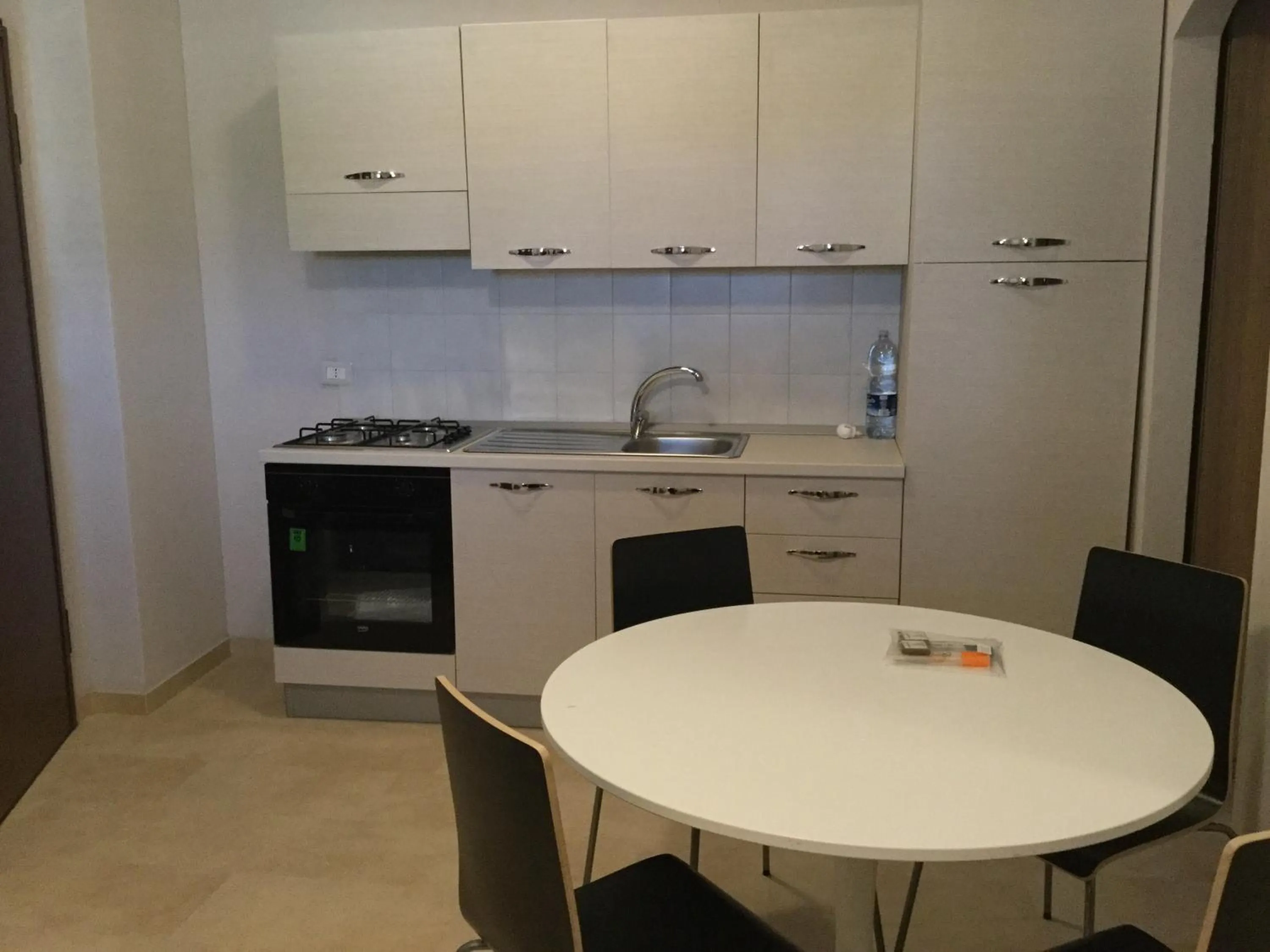 Kitchen or kitchenette in Marina di Cala del Sole