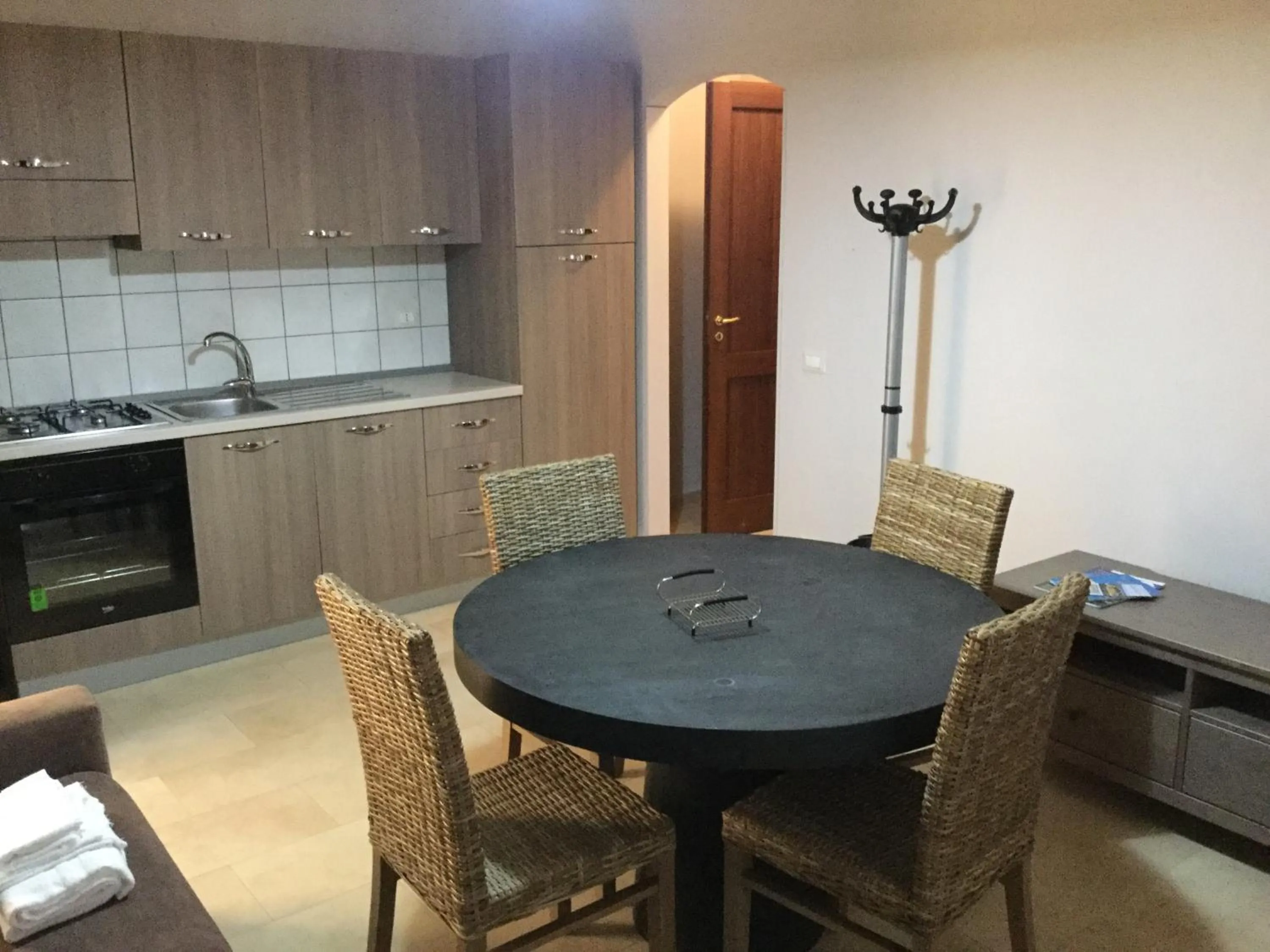 Kitchen or kitchenette in Marina di Cala del Sole