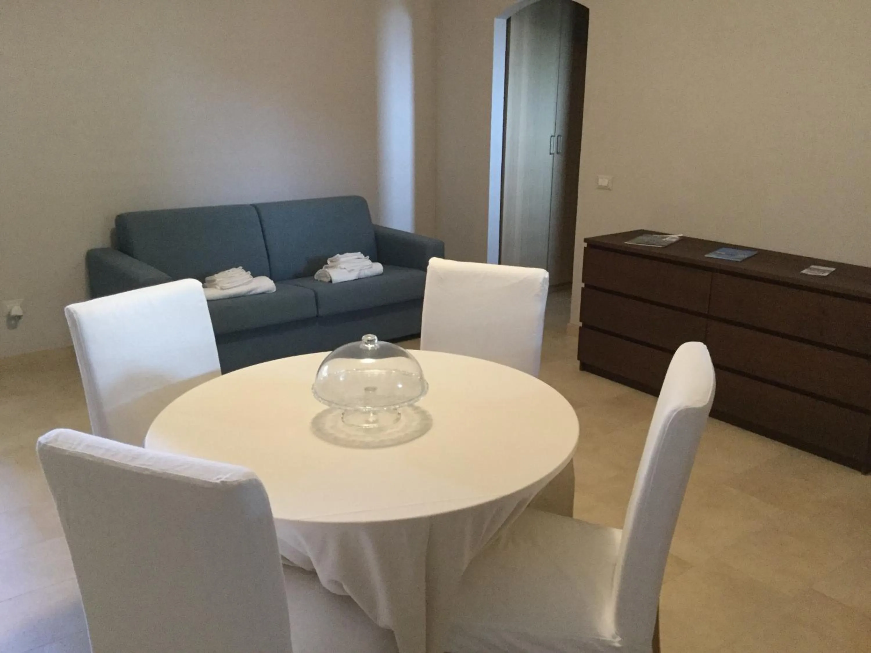 Photo of the whole room in Marina di Cala del Sole