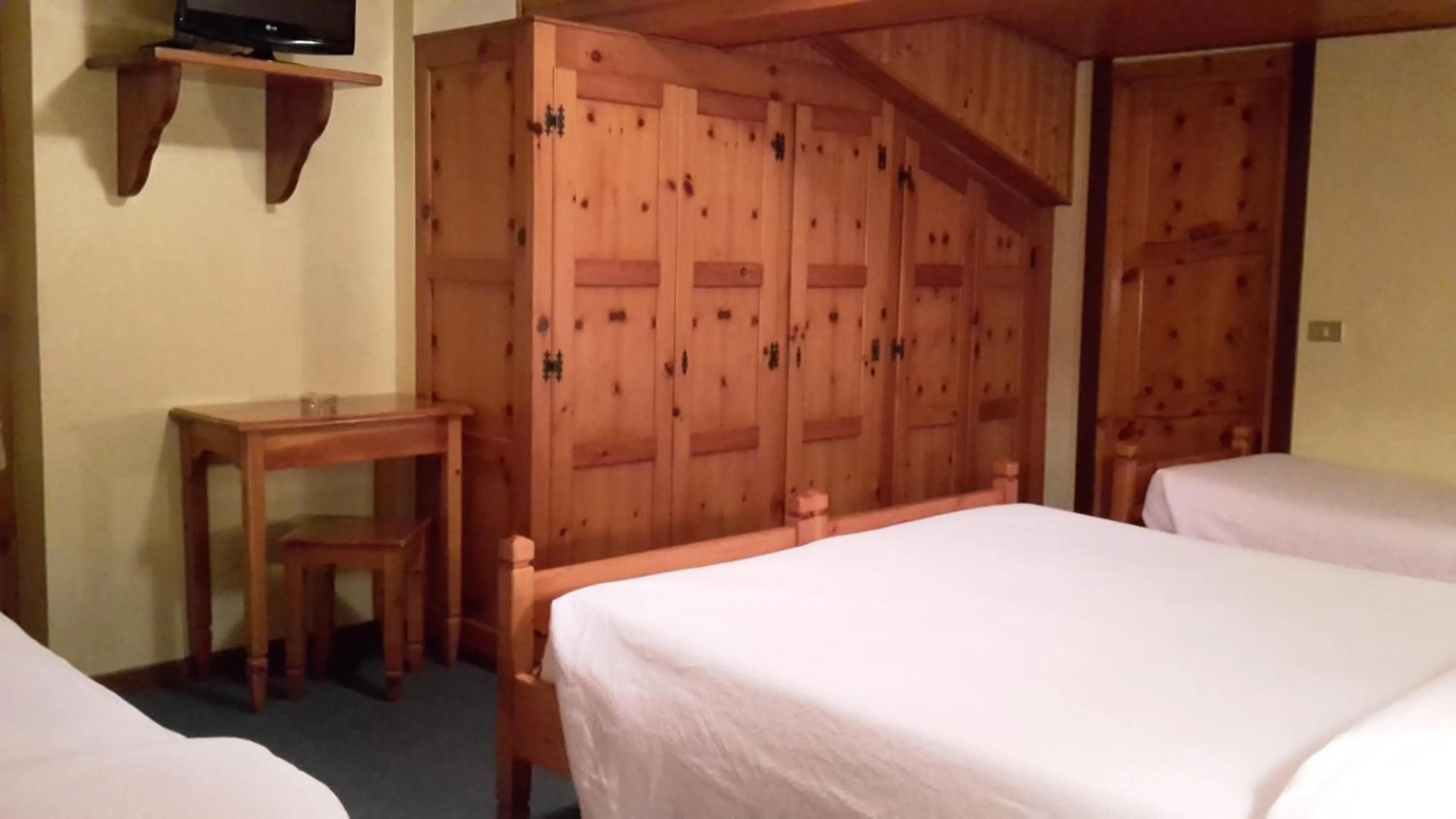 Bedroom, Bed in Hotel Mignon