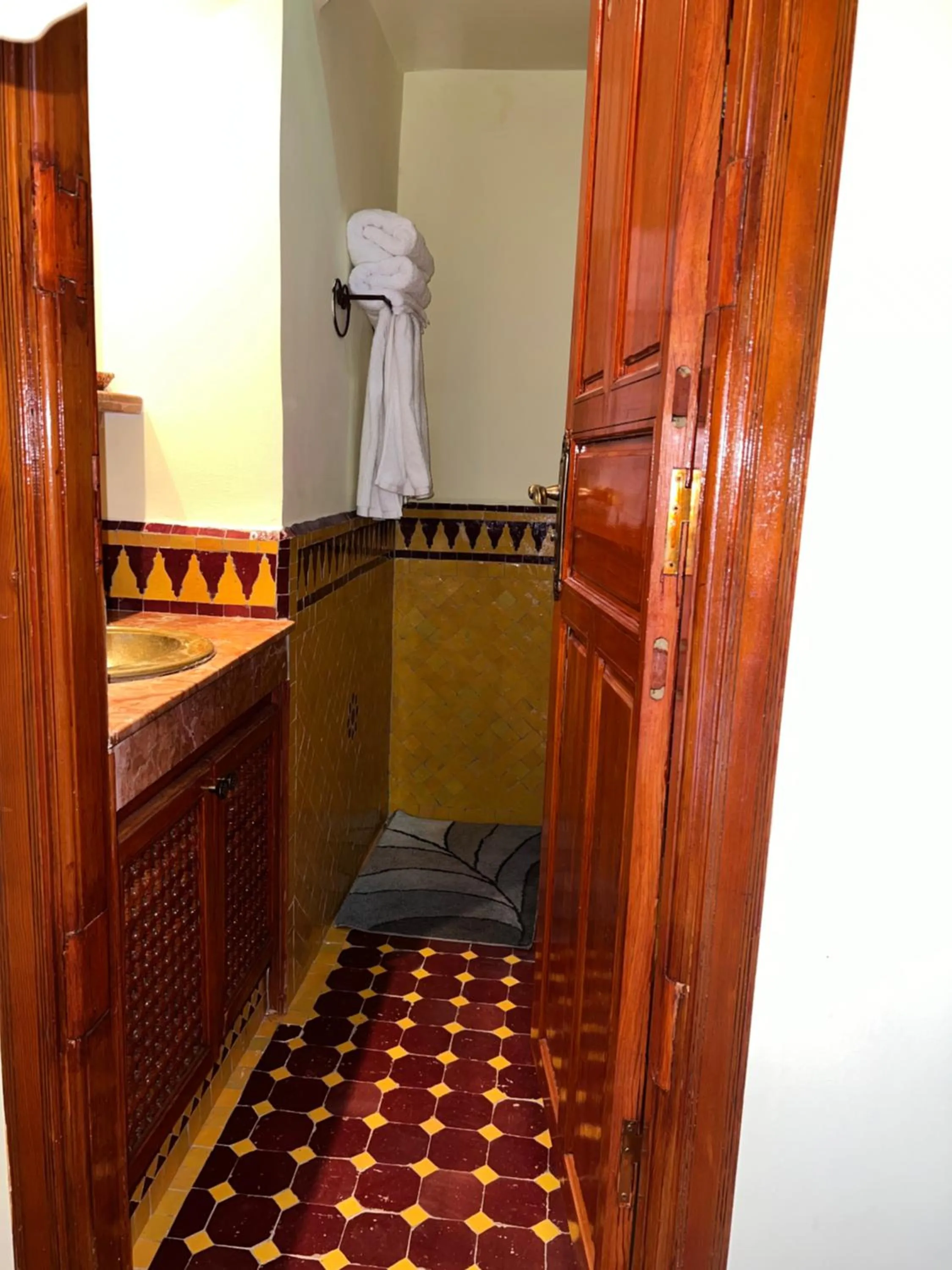 Bed in Fès Riad Scalia Traditional Guesthouse Morocco