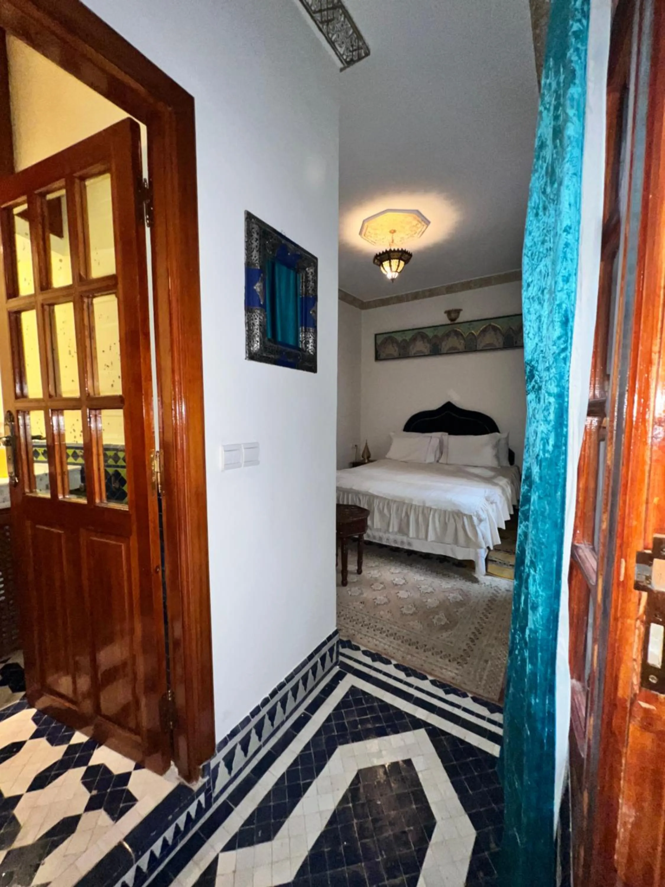 Bed in Fès Riad Scalia Traditional Guesthouse Morocco