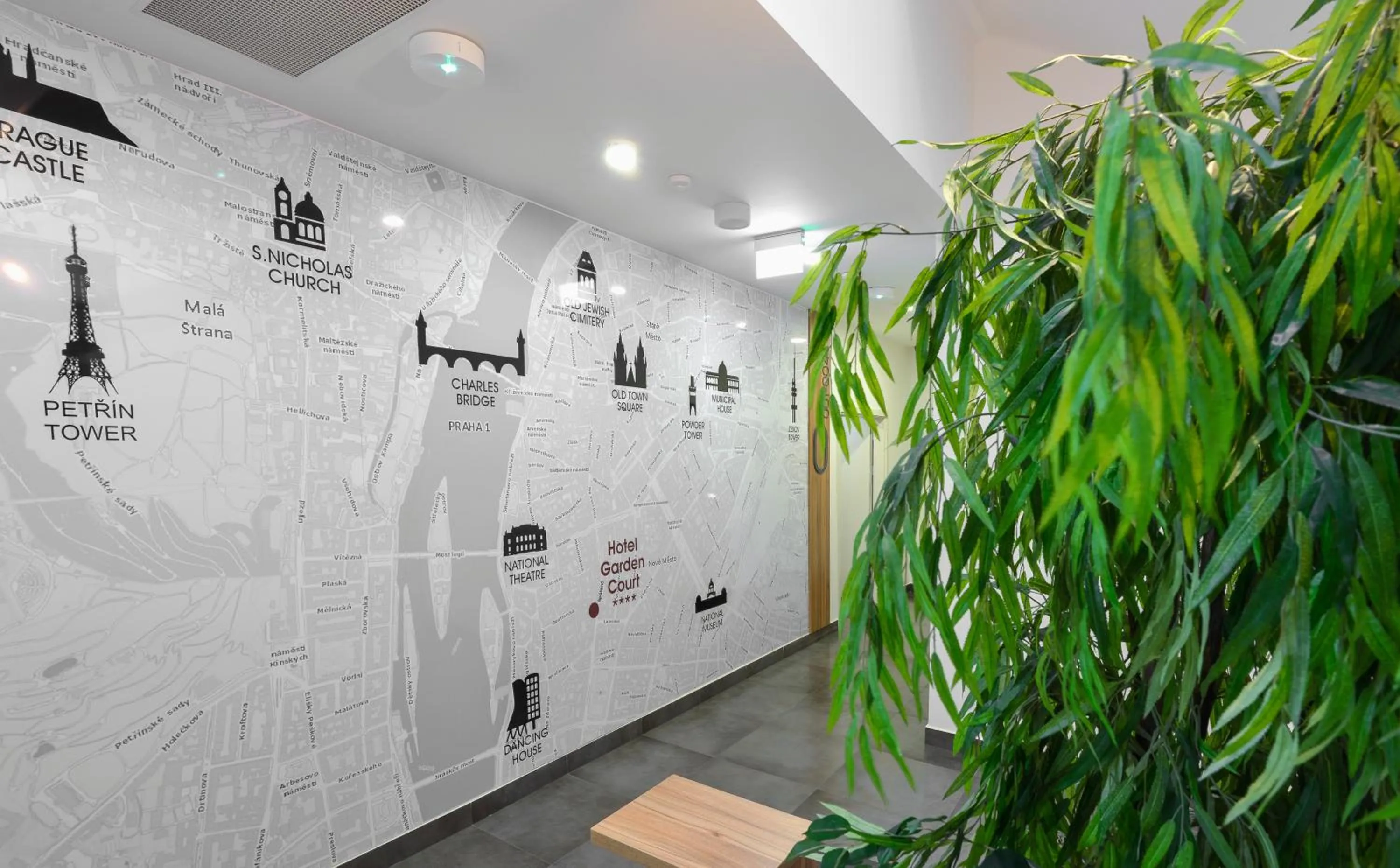 Area and facilities in Hotel Garden Court