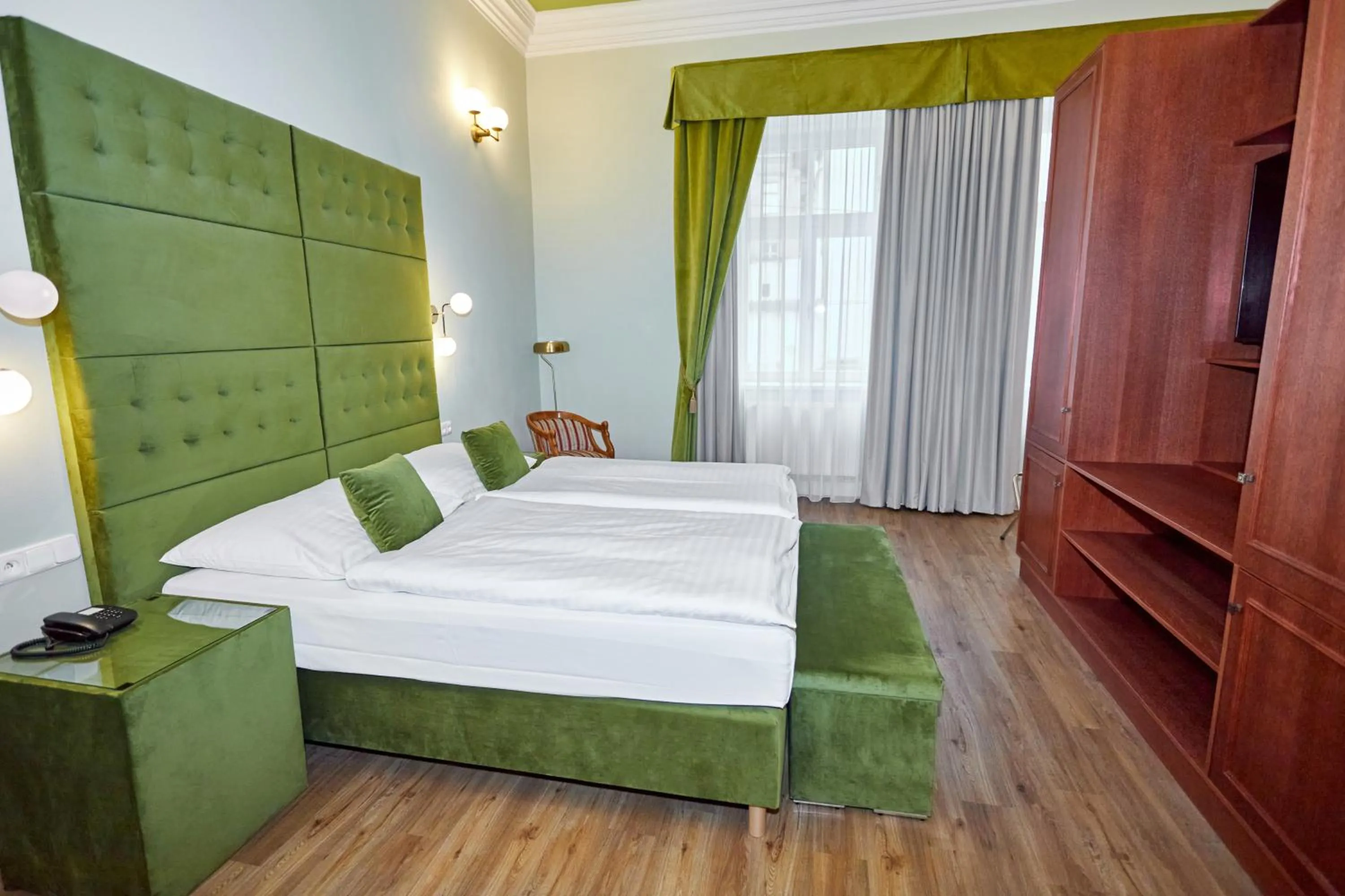 Bed in Hotel Garden Court