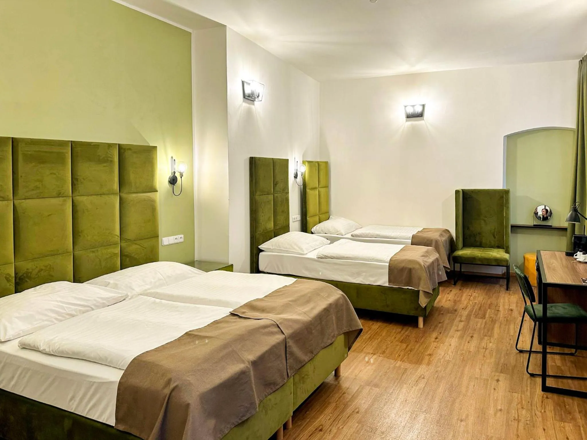 Bed in Hotel Garden Court