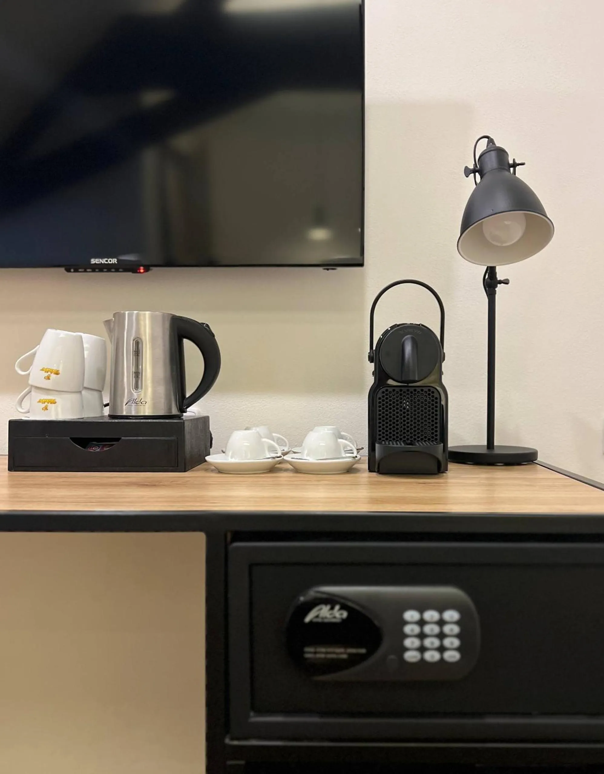 TV and multimedia in Hotel Garden Court