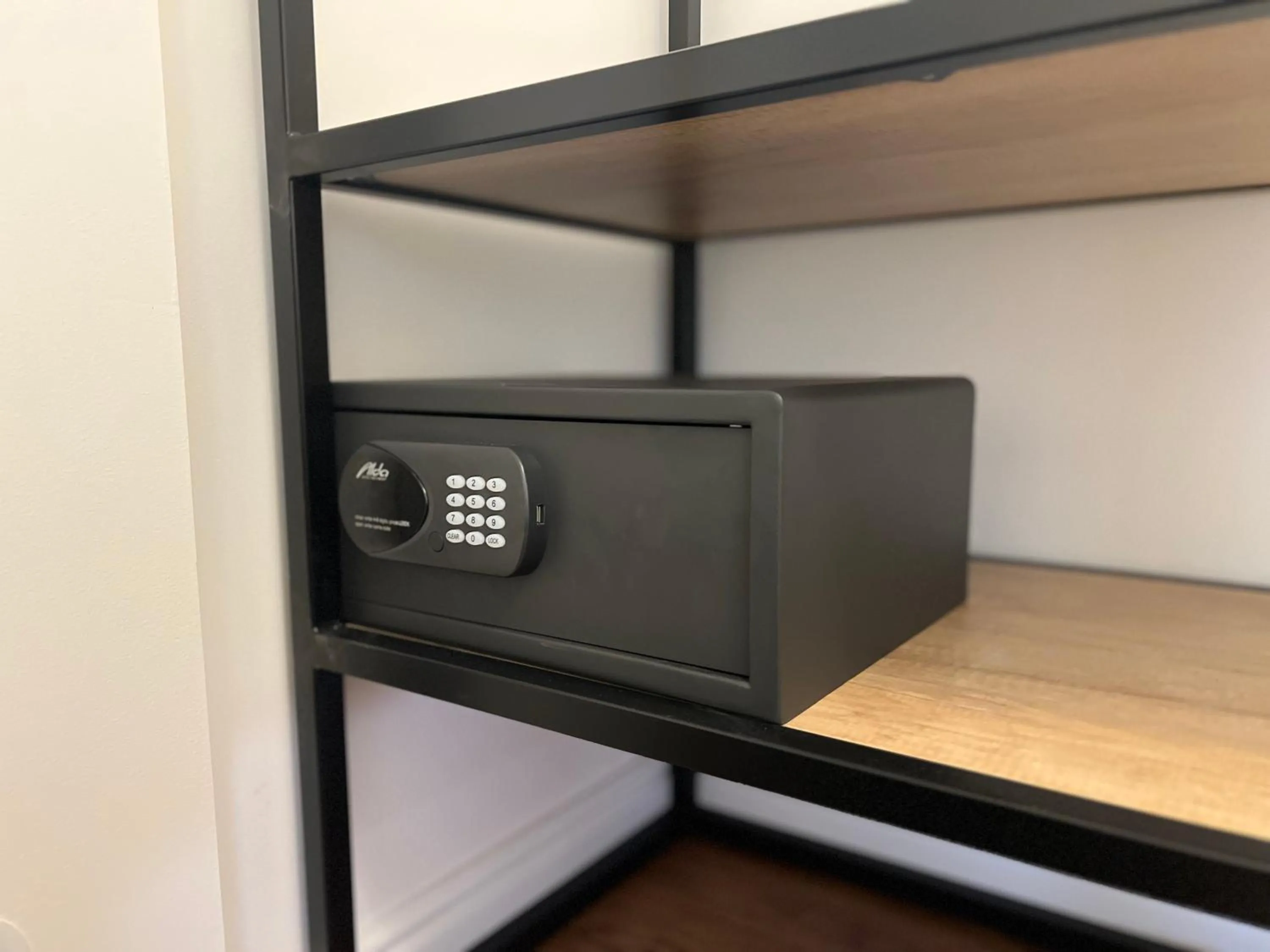 safe in Hotel Garden Court