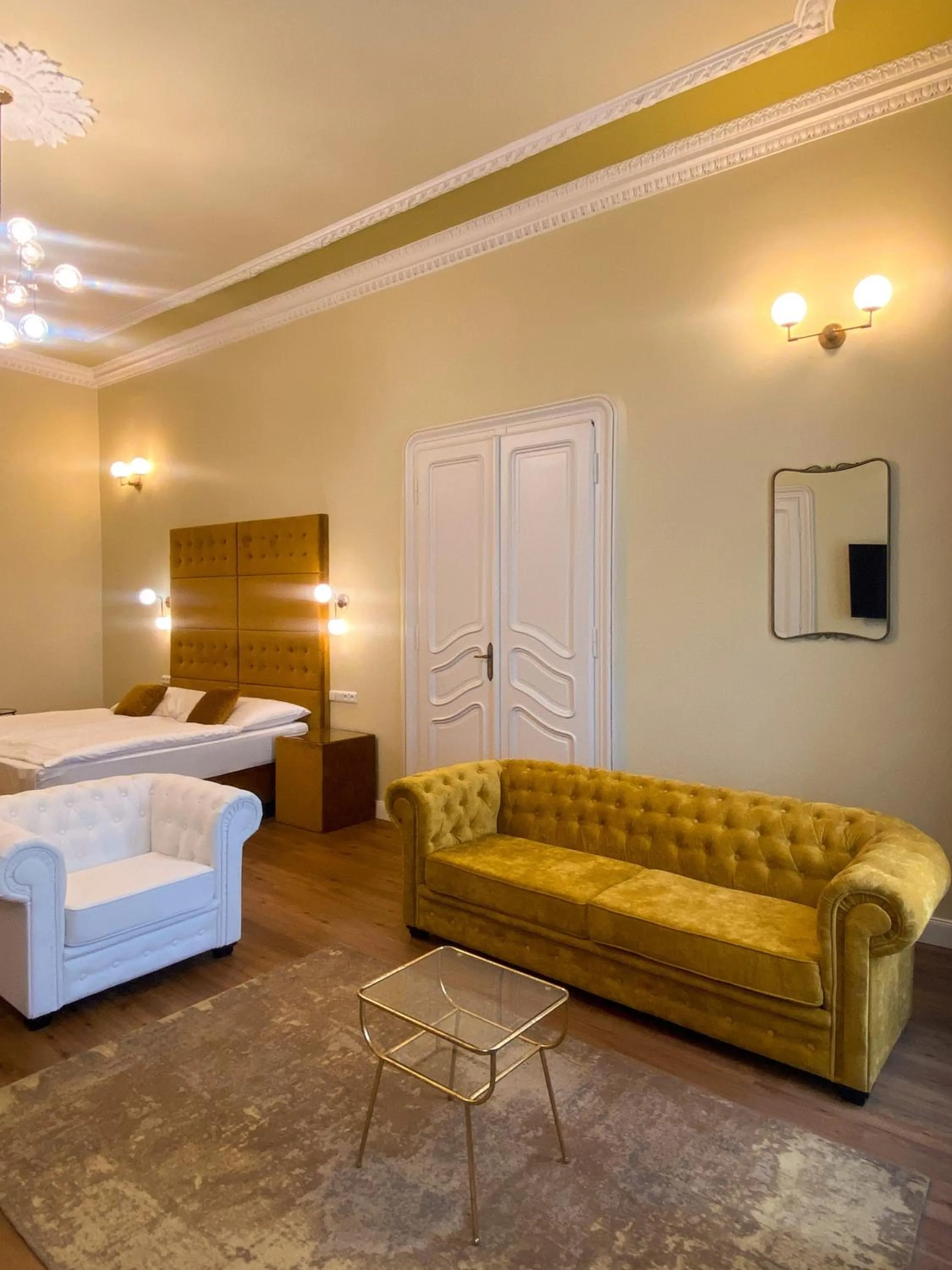 Photo of the whole room, Bed in Hotel Garden Court